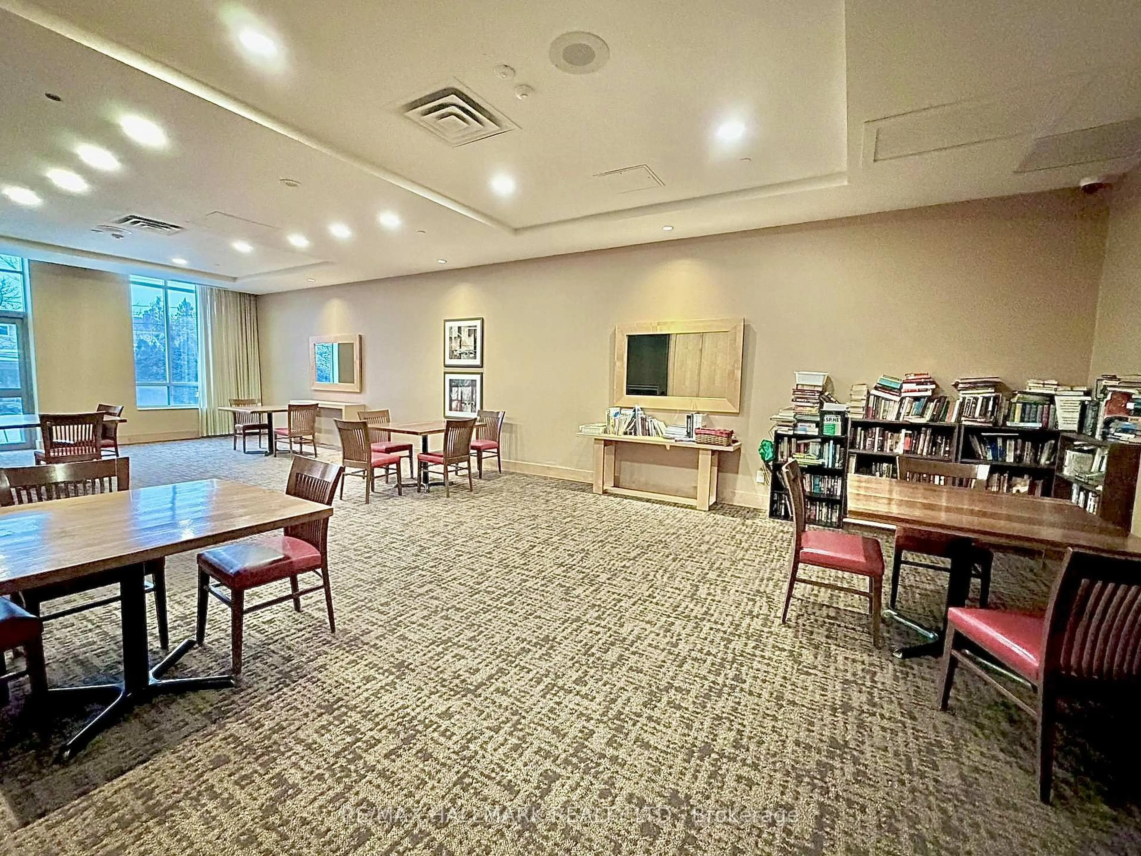 Lobby for 8 Mondeo Dr #920, Toronto Ontario M1P 5C7