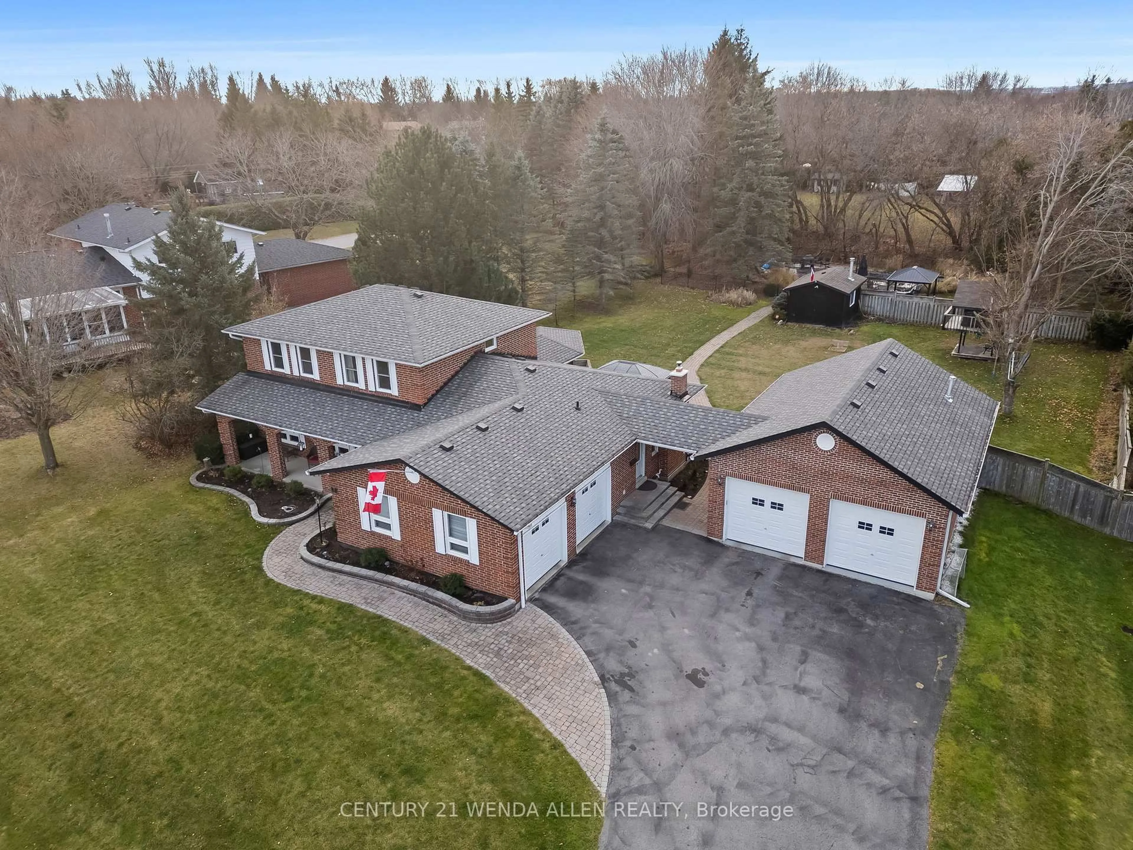 A pic from outside/outdoor area/front of a property/back of a property/a pic from drone, street for 26 Riverview Dr, Scugog Ontario L9L 1N8