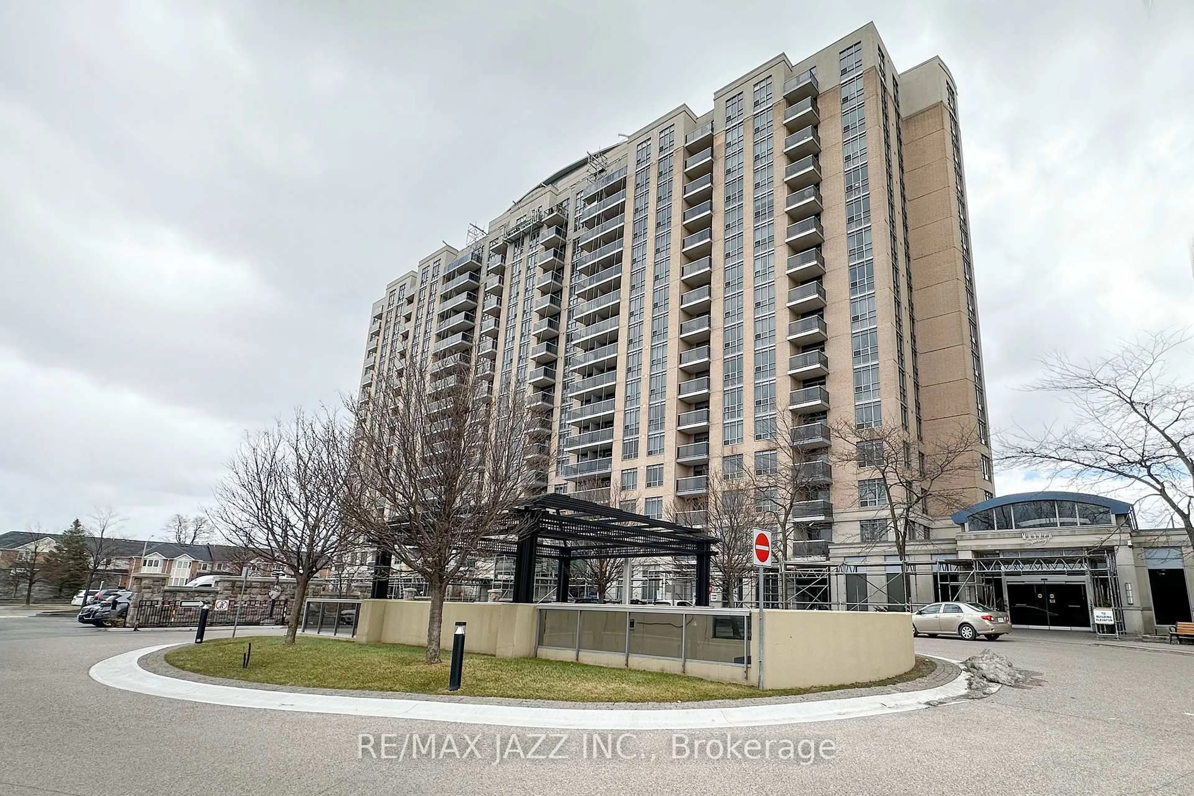 Unknown for 8 Mondeo Dr #208, Toronto Ontario M1P 5C7