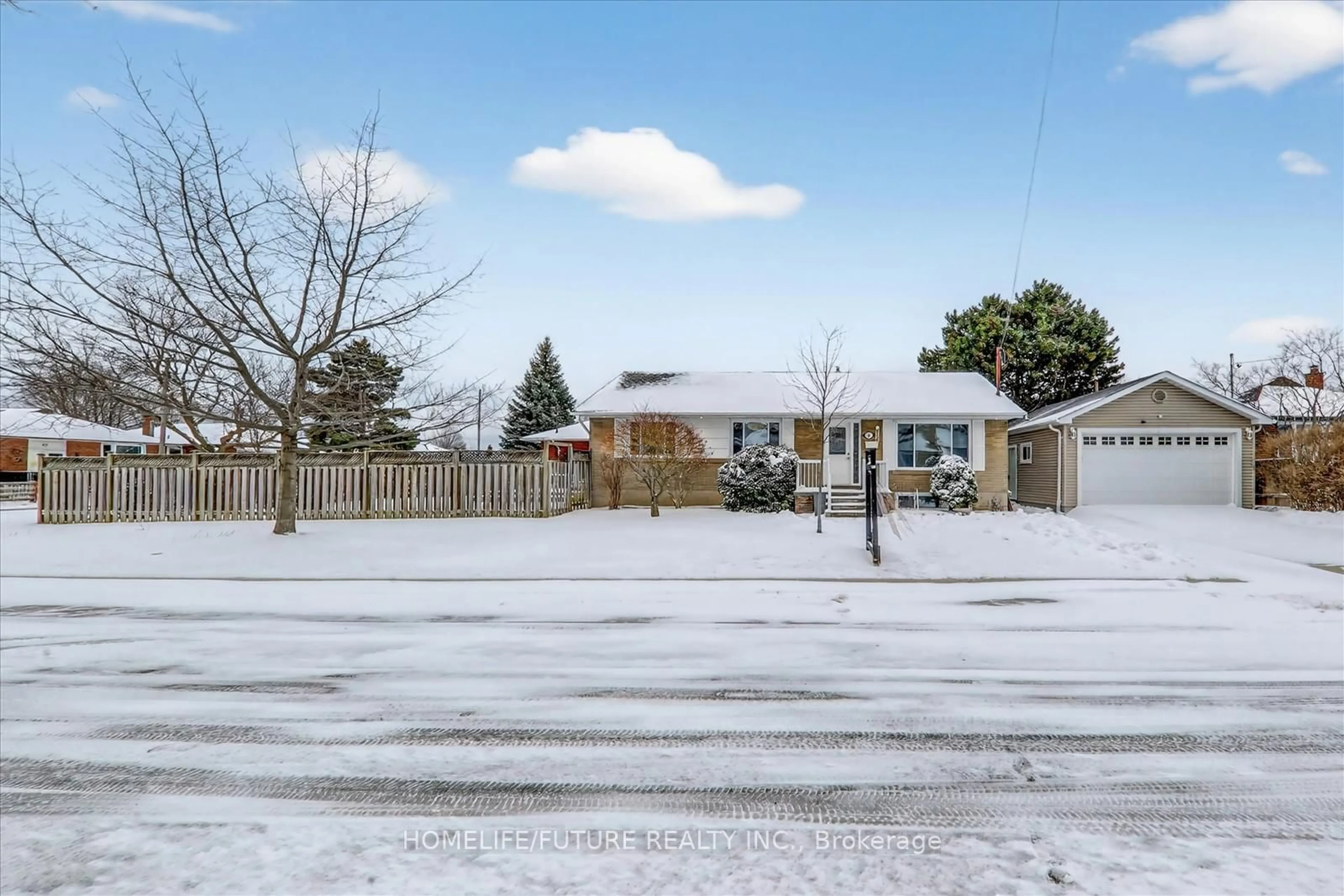 A pic from outside/outdoor area/front of a property/back of a property/a pic from drone, street for 83 Pachino Blvd, Toronto Ontario M1R 4J8