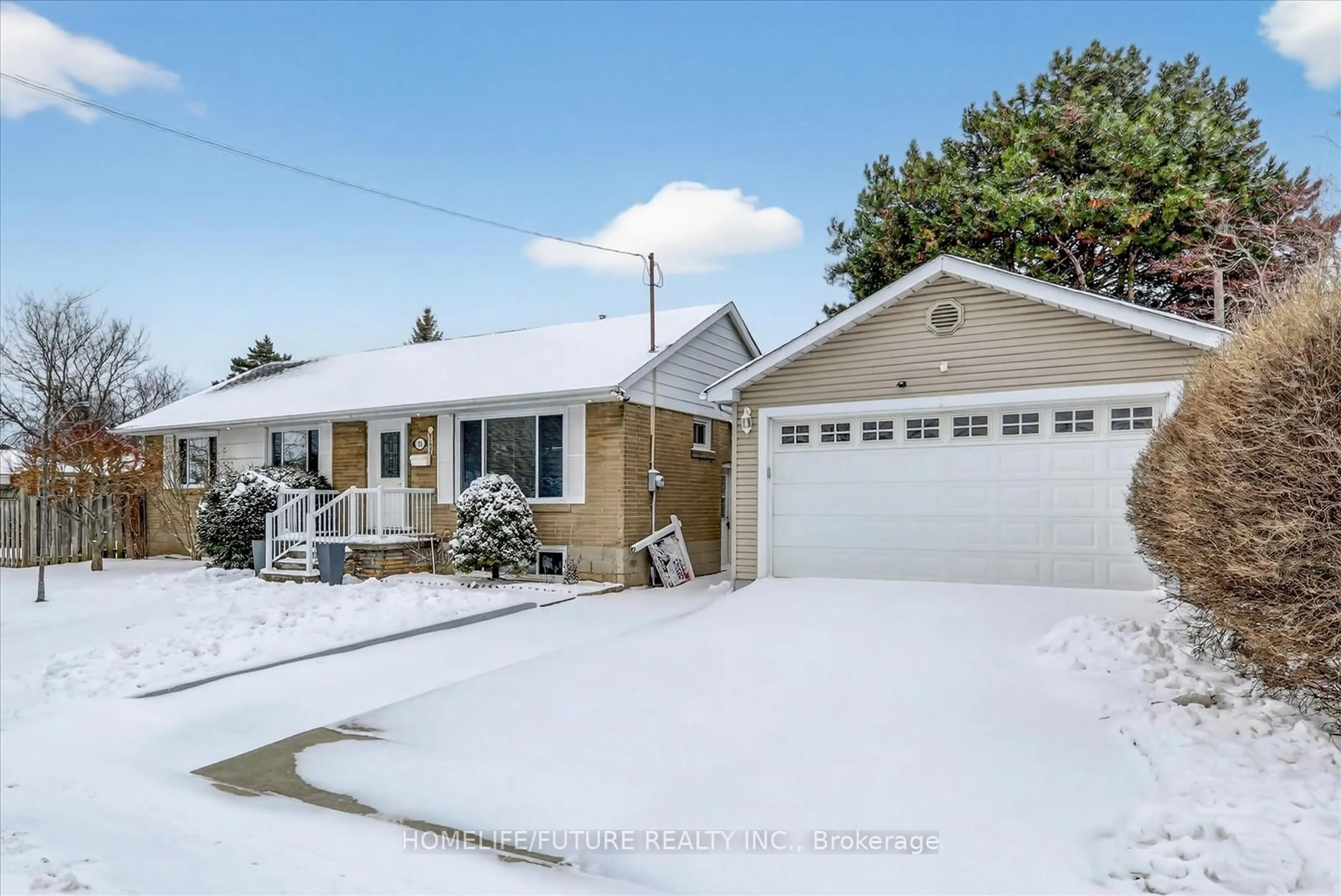 Home with vinyl exterior material, street for 83 Pachino Blvd, Toronto Ontario M1R 4J8