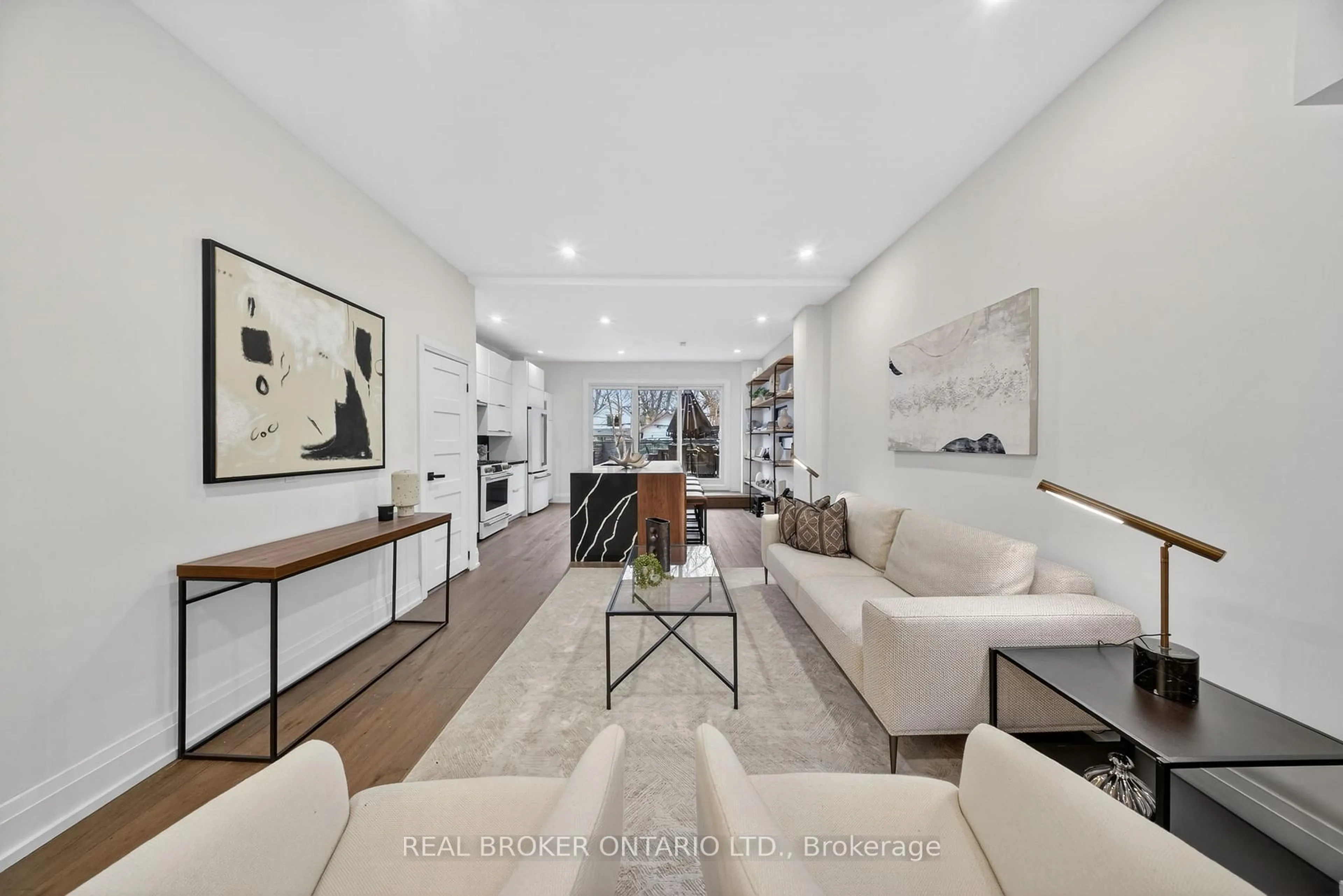 Living room with furniture, unknown for 143 Parkmount Rd, Toronto Ontario M4J 4V3