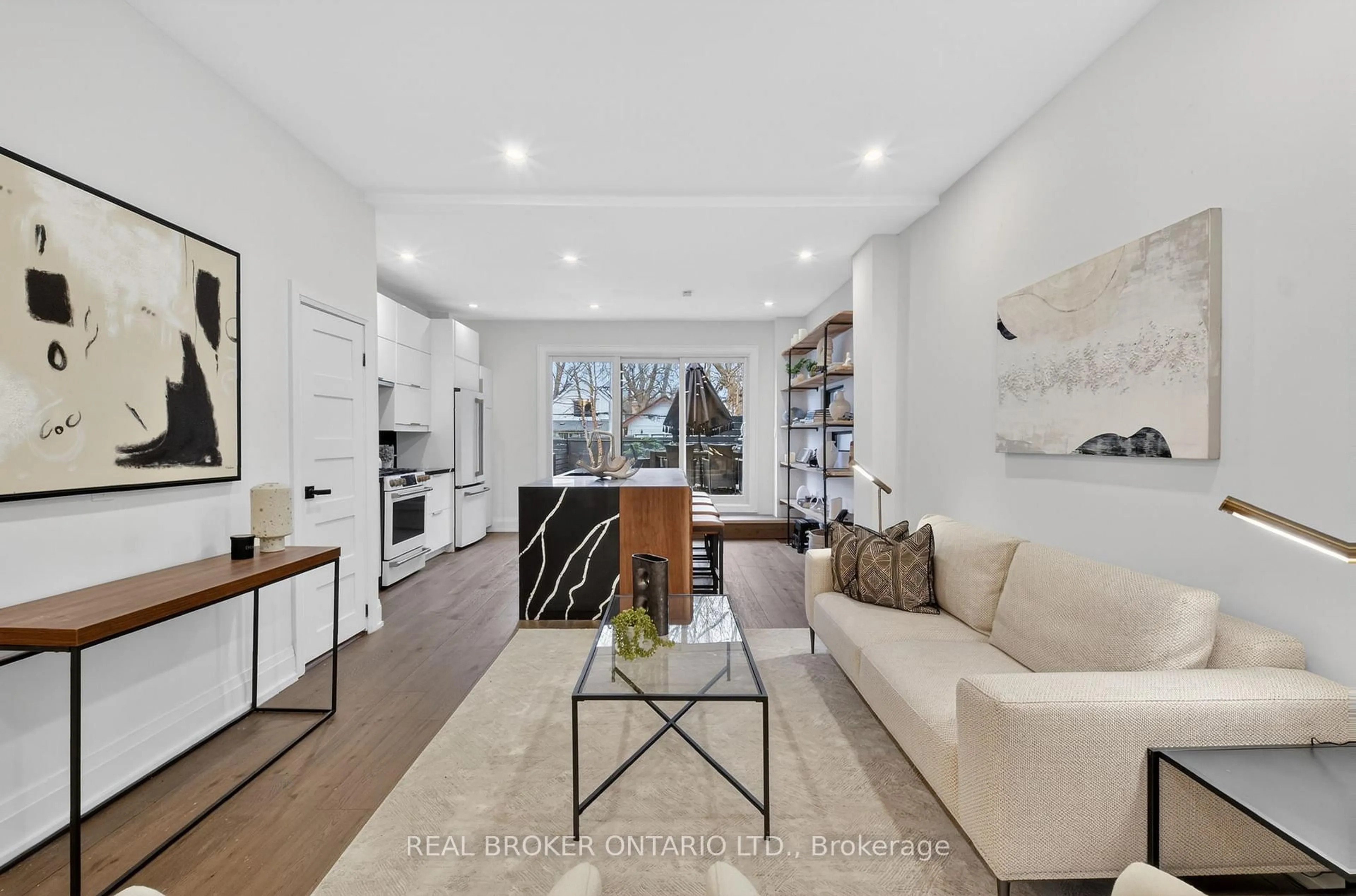 Living room with furniture, unknown for 143 Parkmount Rd, Toronto Ontario M4J 4V3