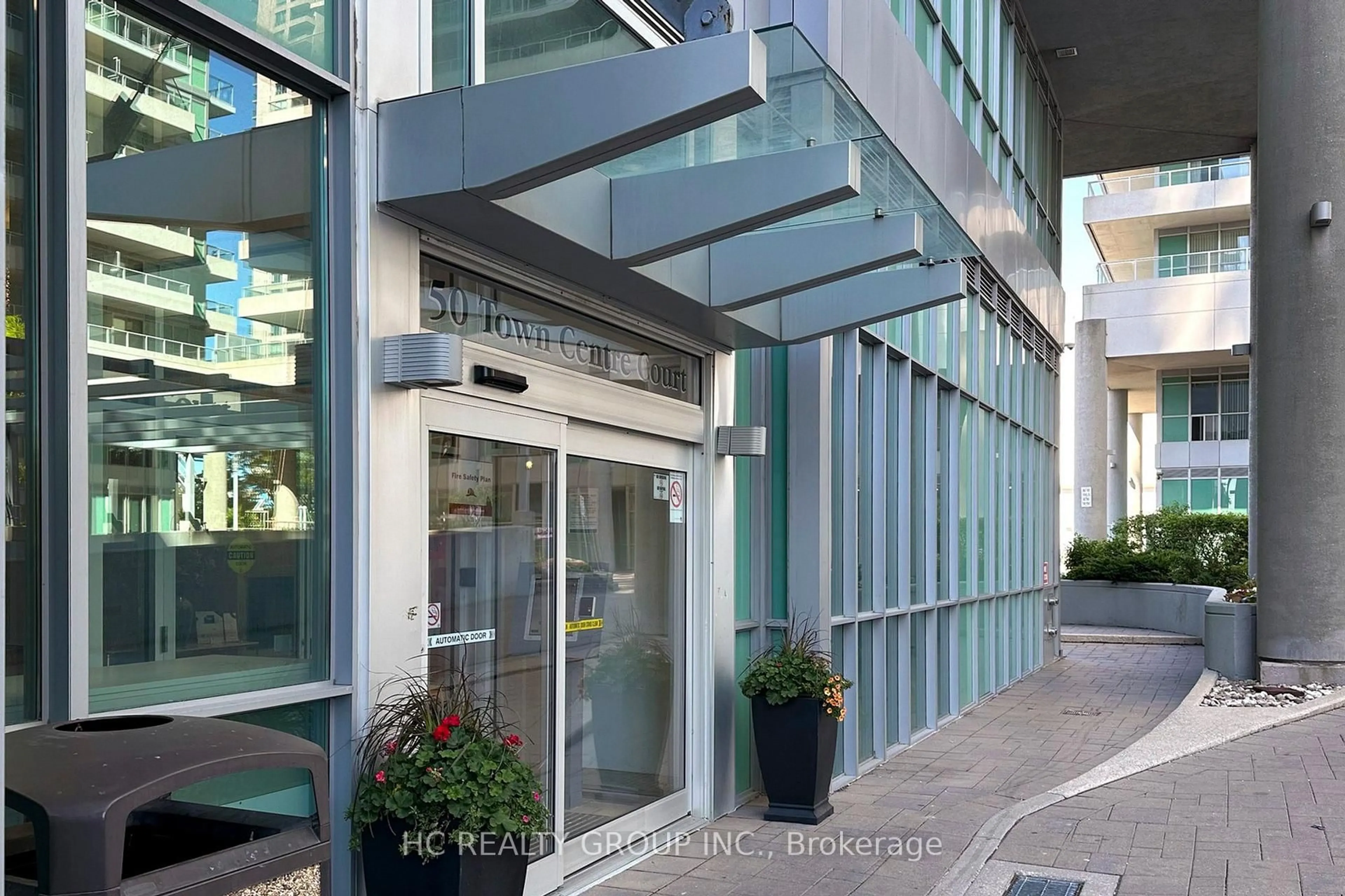 Indoor foyer for 50 Town Centre Crt #1610, Toronto Ontario M1P 0A9