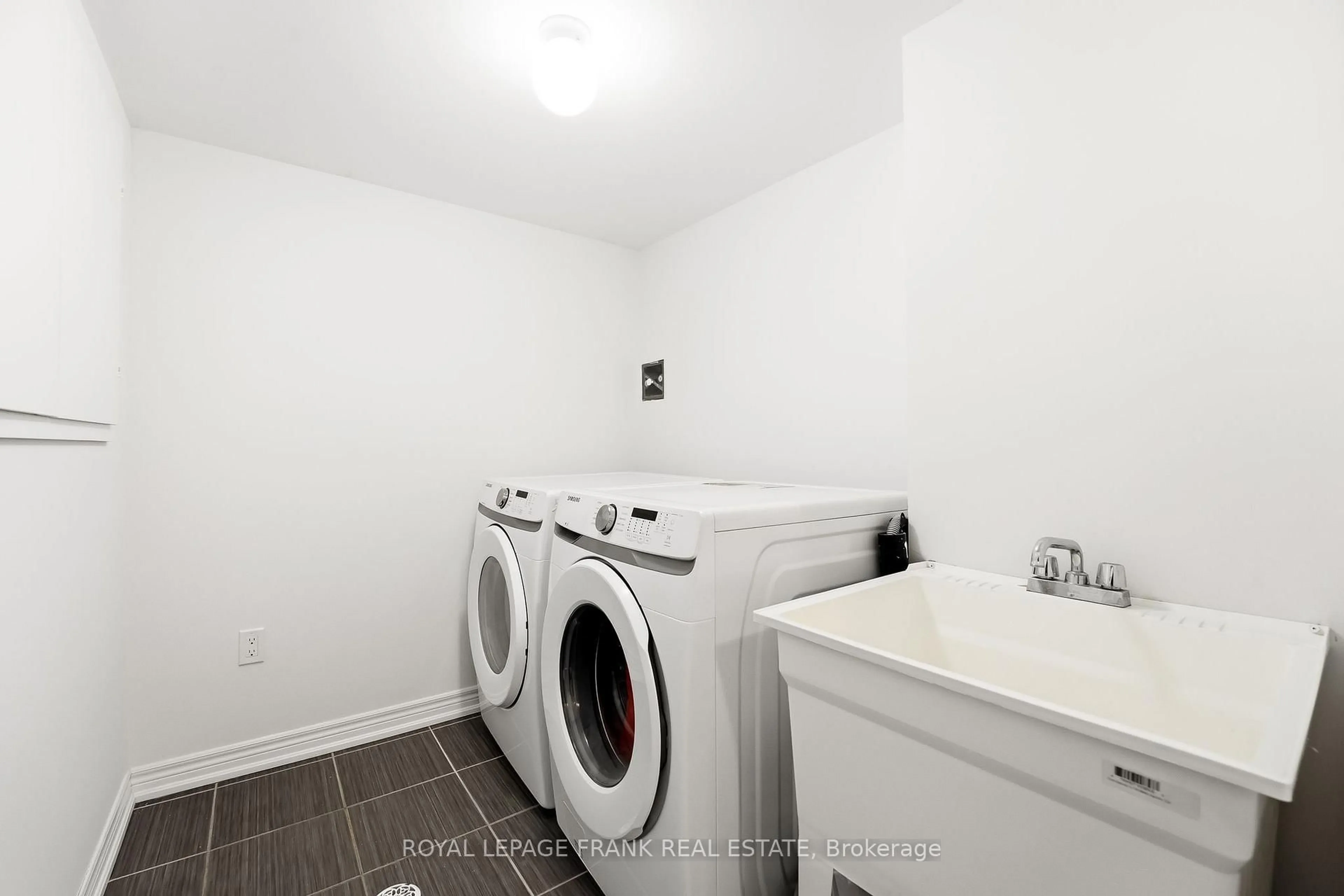 Laundry room for 6 Aldridge Lane, Clarington Ontario L1B 1G9