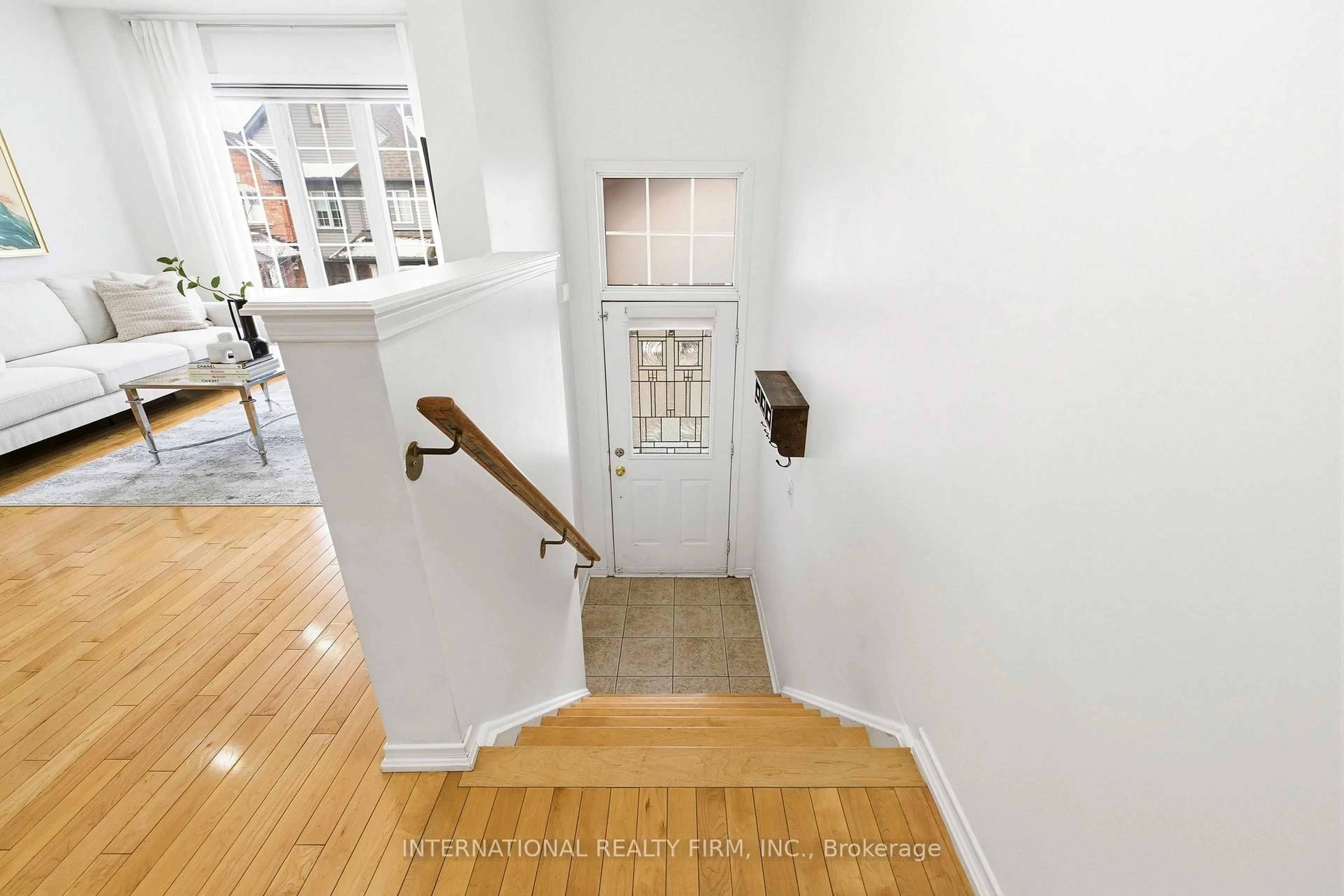 Indoor entryway for 35 Ventura Lane, Ajax Ontario L1T 0C4