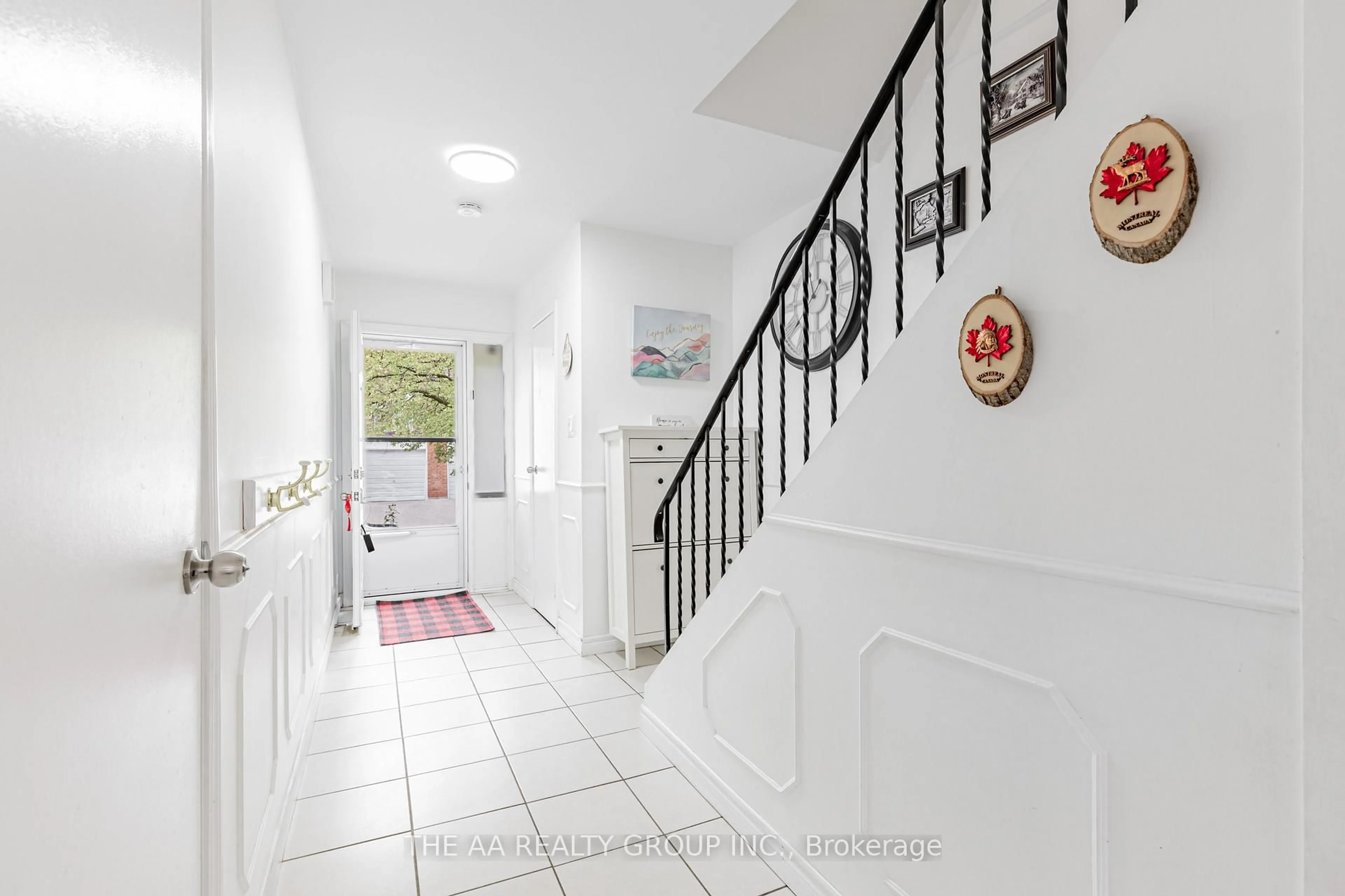 Indoor foyer for 50 Bridletowne Circ #20, Toronto Ontario M1W 2G8