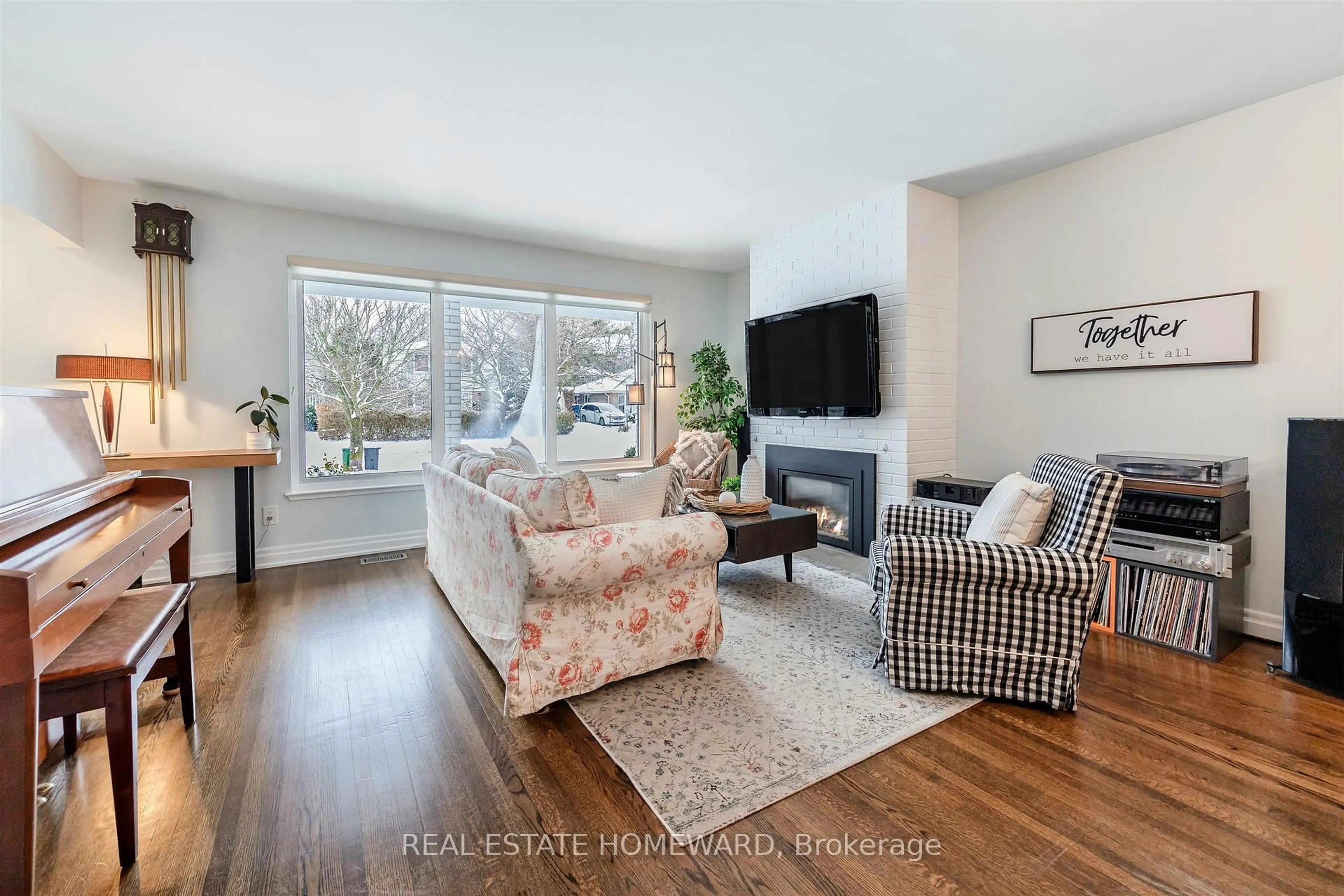 Living room with furniture, unknown for 27 Bournville Dr, Toronto Ontario M1E 1C3