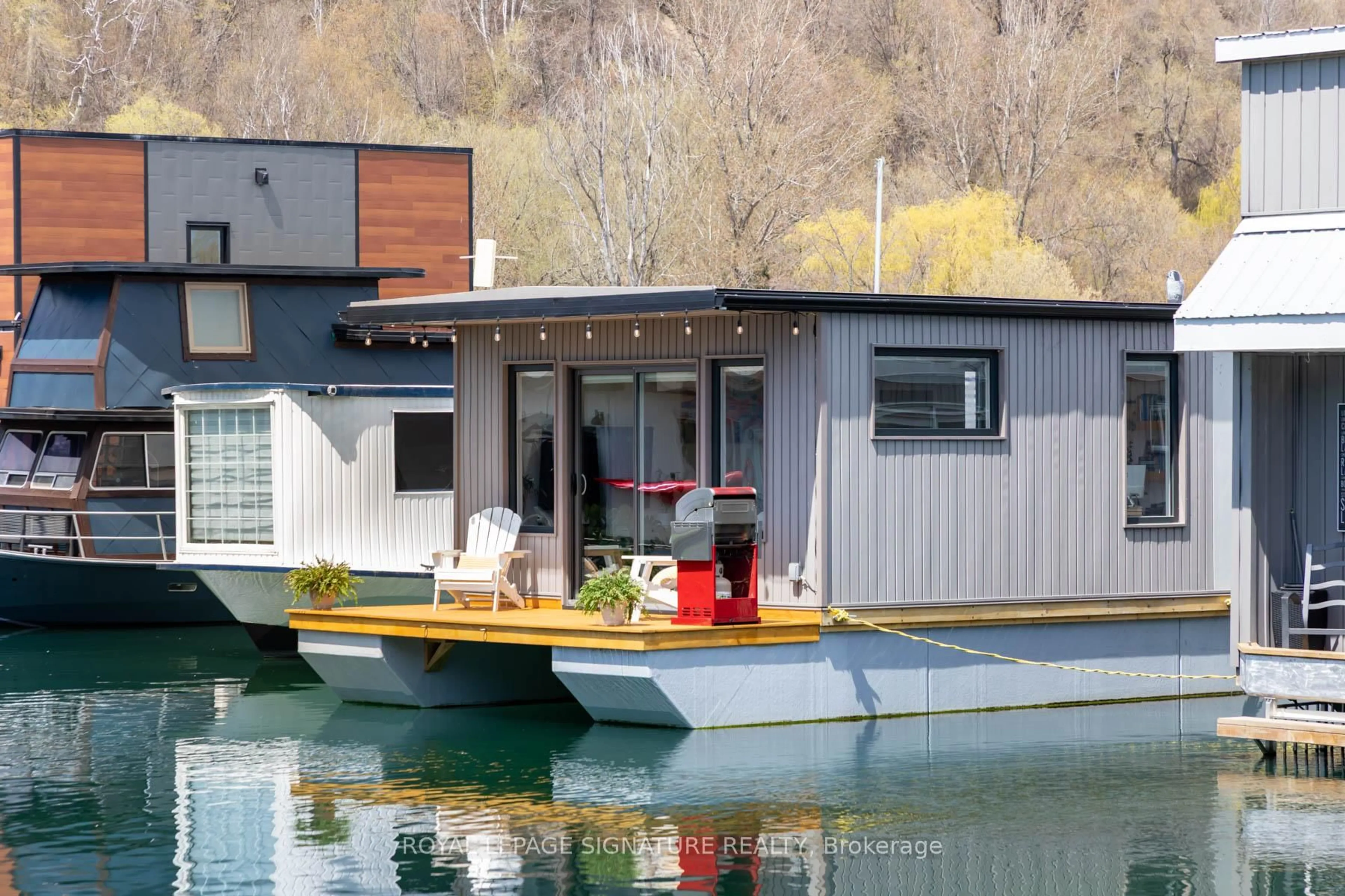 Home with vinyl exterior material, water/lake/river/ocean view for 7 Brimley Rd #E65, Toronto Ontario M1M 3W3