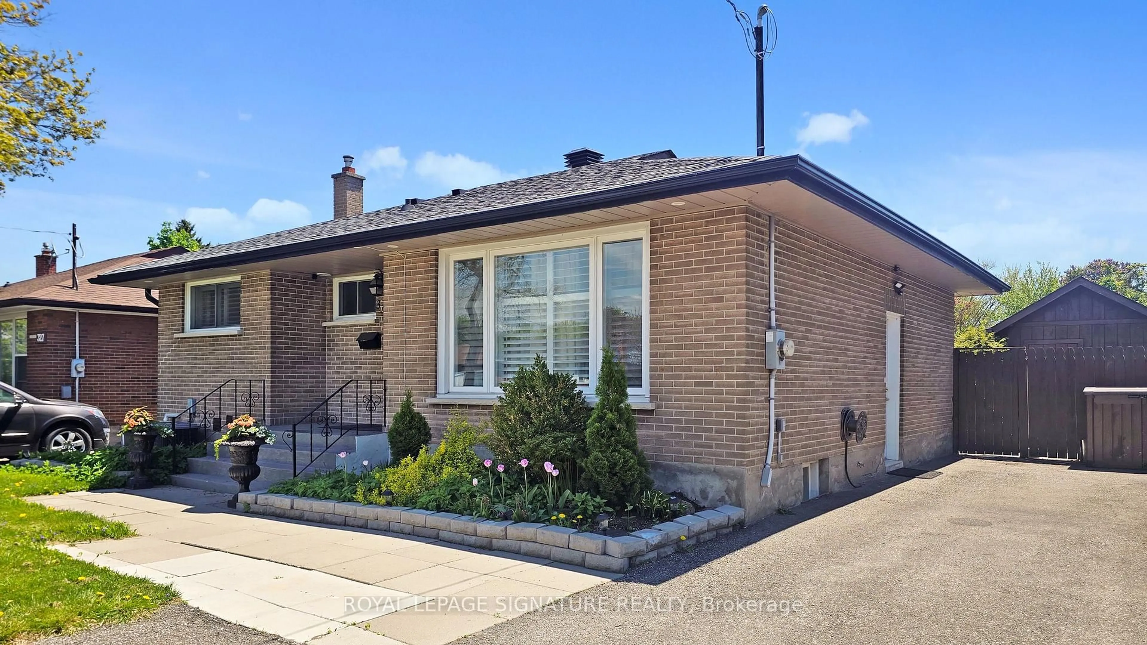 Home with brick exterior material, street for 333 Ridgeway Ave, Oshawa Ontario L1J 2T9