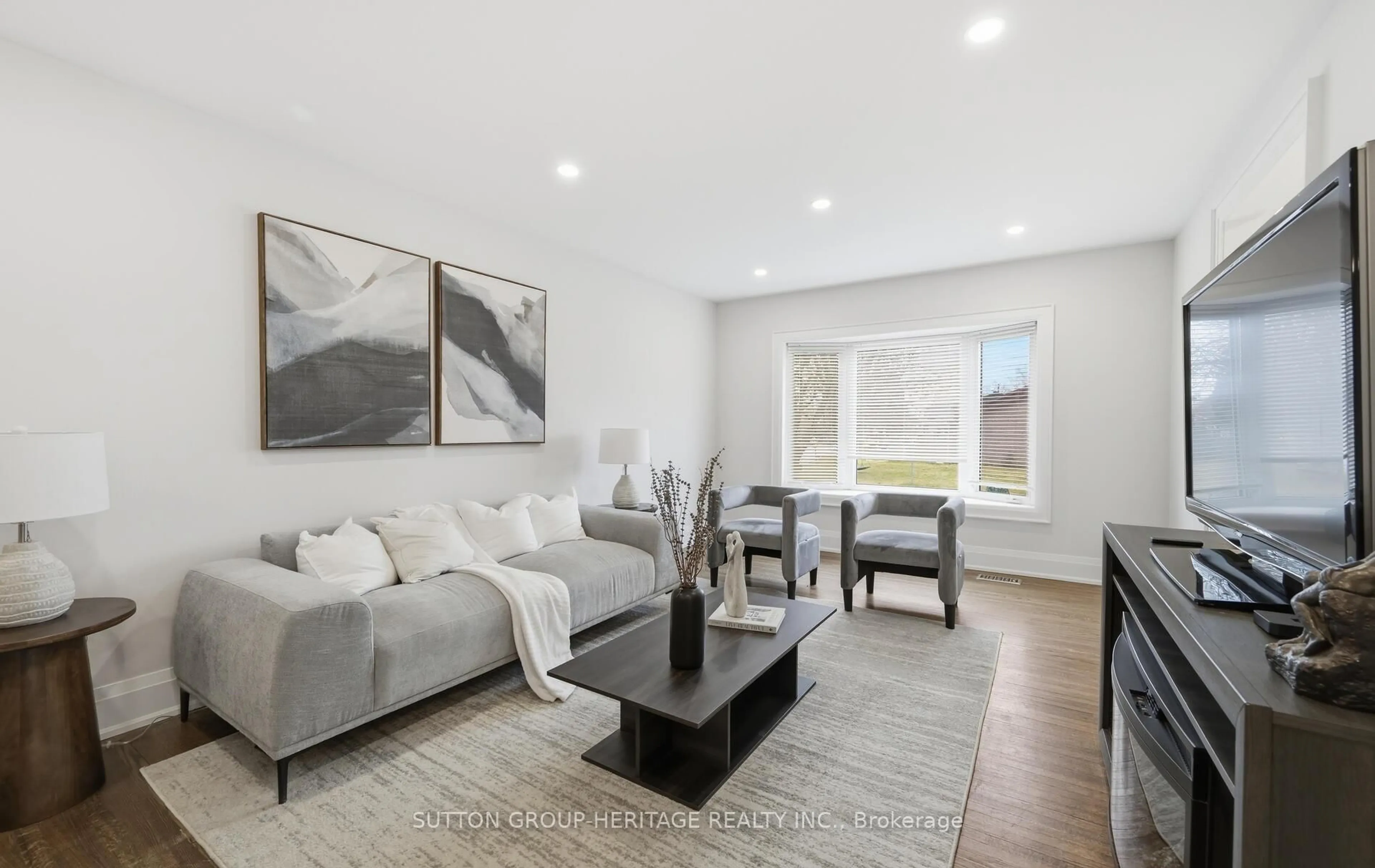 Living room with furniture, unknown for 1402 Colmar Ave, Pickering Ontario L1W 1C3