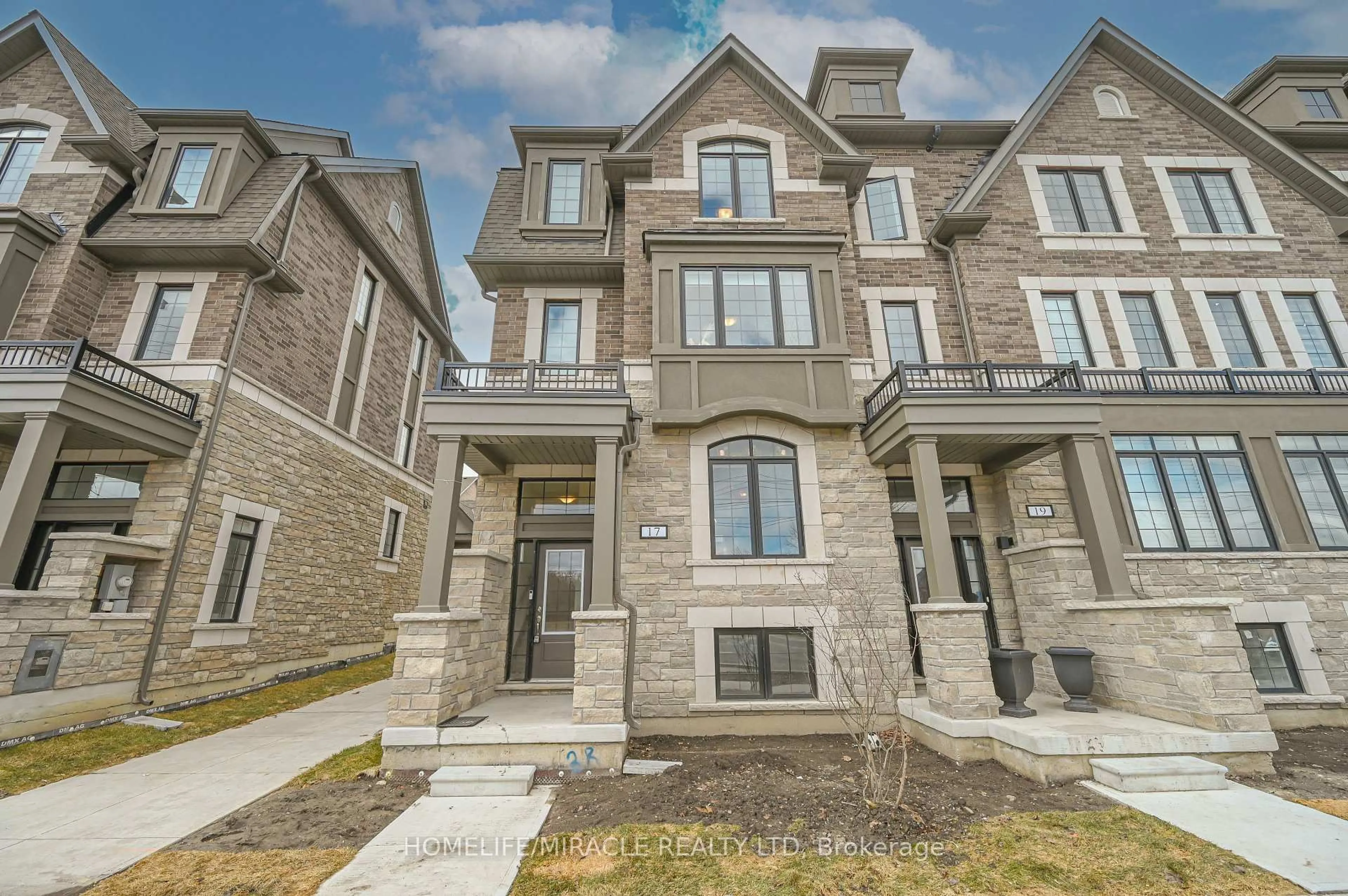 Home with brick exterior material, street for 17 Selfridge Way, Whitby Ontario L1N 0N9