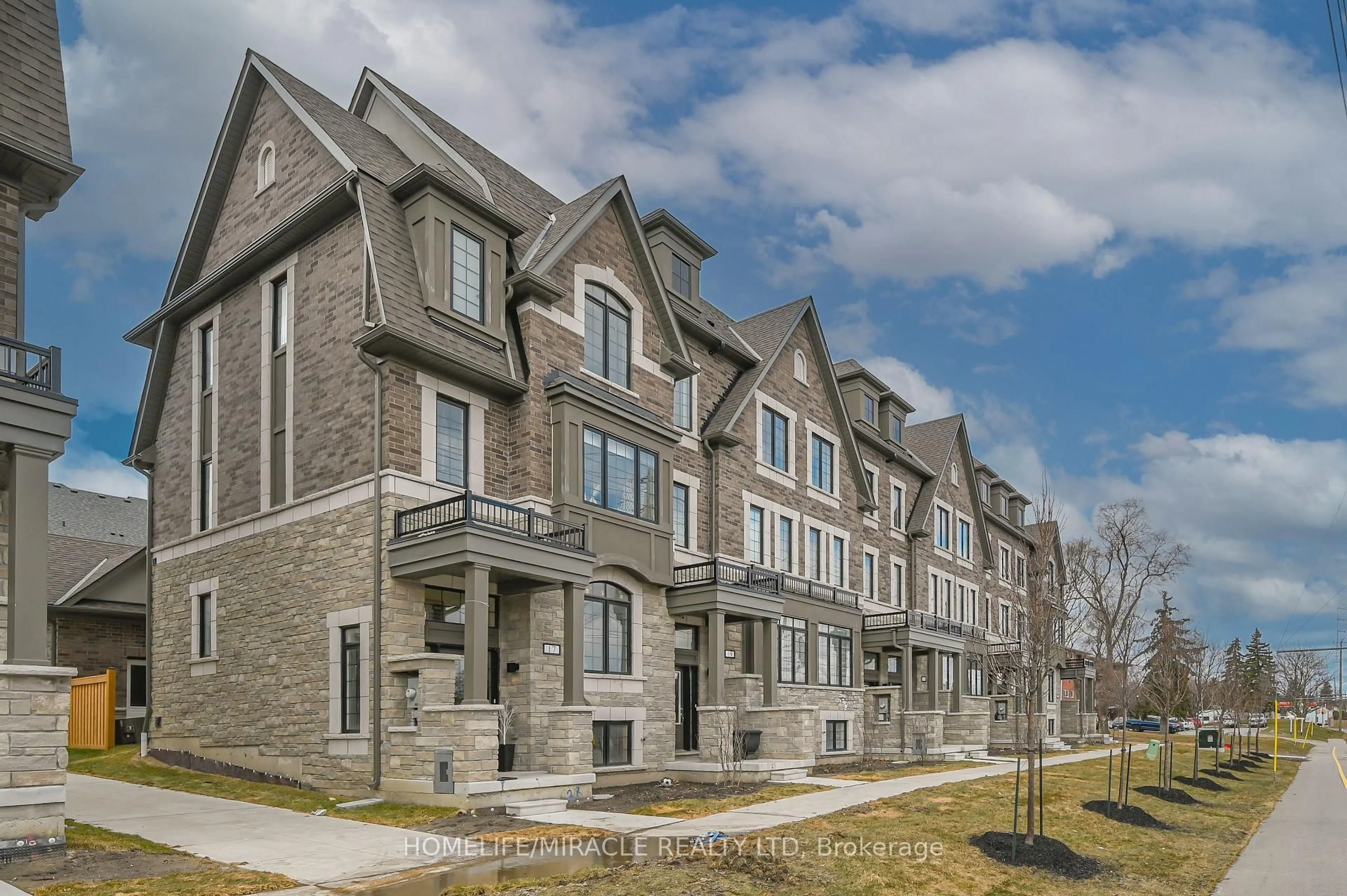 Home with brick exterior material, street for 17 Selfridge Way, Whitby Ontario L1N 0N9