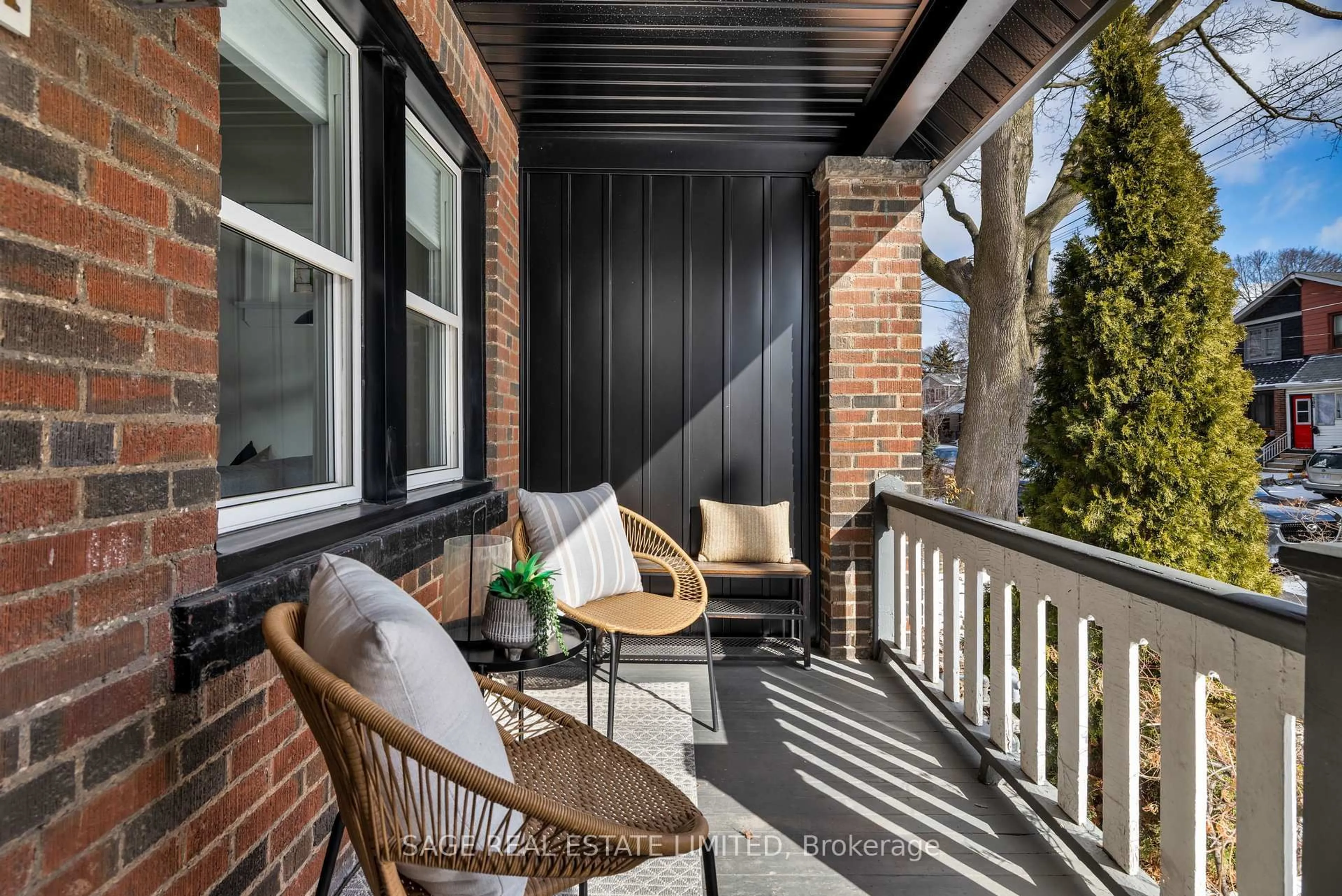 Unknown for 292A Woodfield Rd, Toronto Ontario M4L 2X1