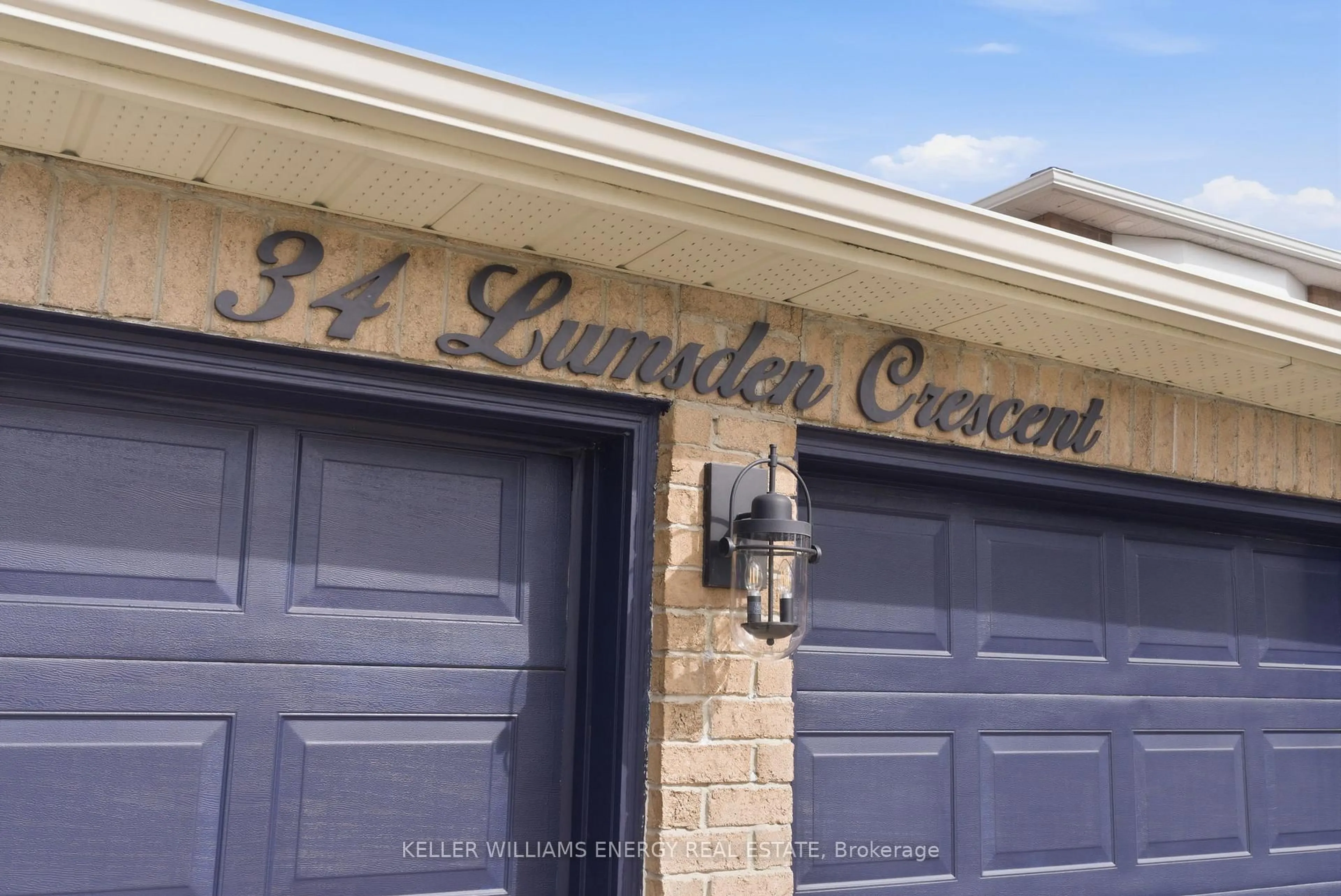 Unknown for 34 Lumsden Cres, Whitby Ontario L1R 1G6