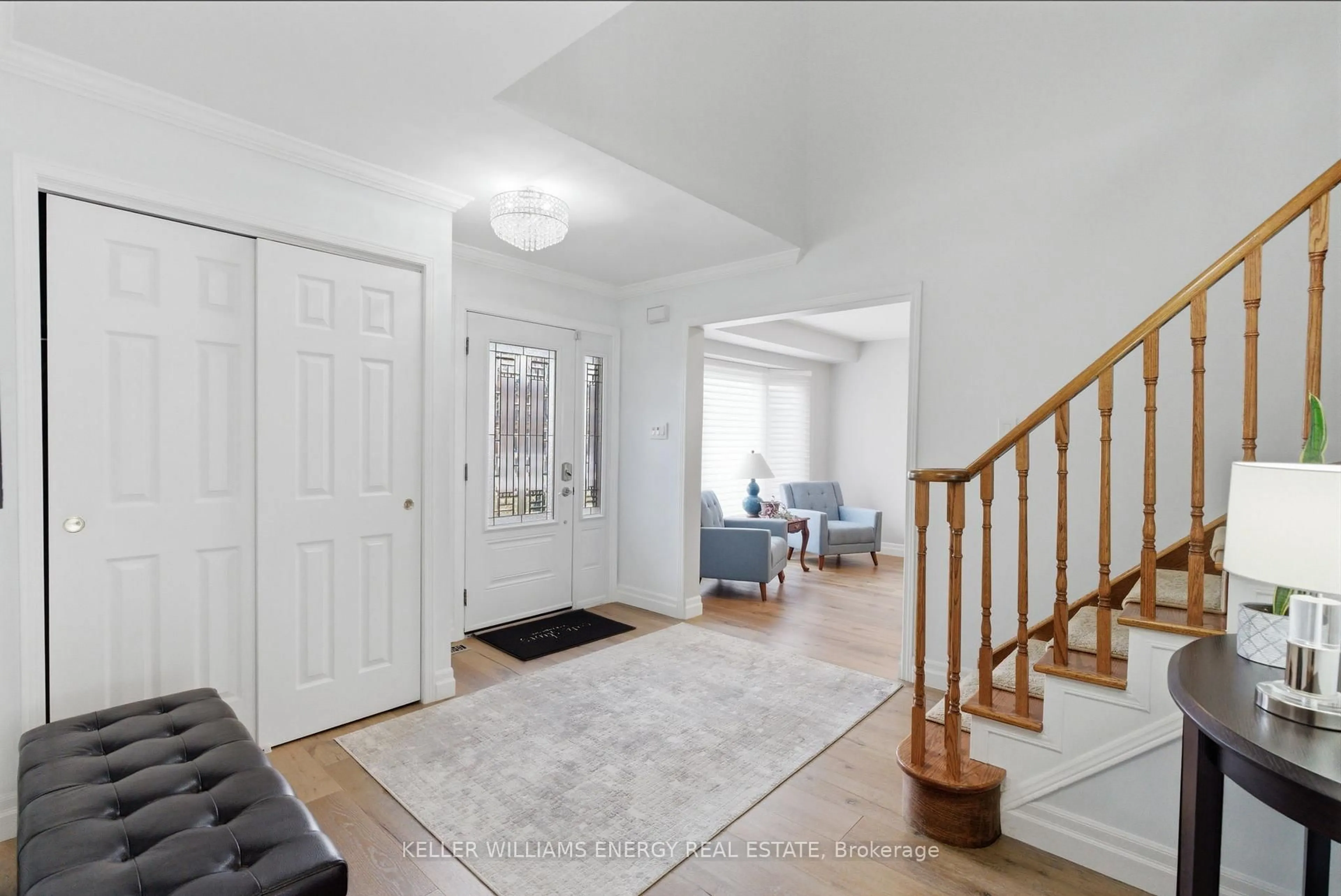 Indoor entryway for 34 Lumsden Cres, Whitby Ontario L1R 1G6