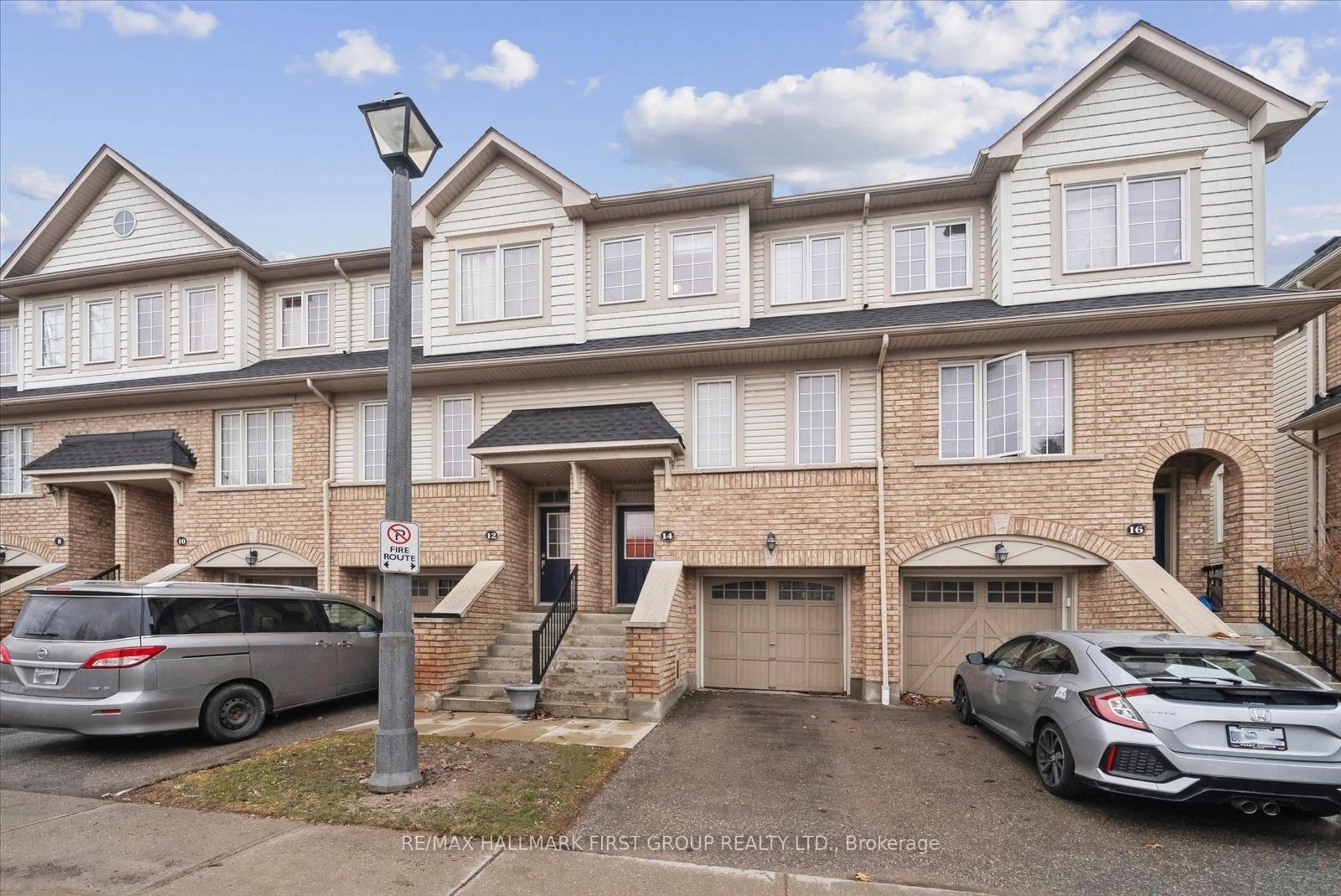 A pic from outside/outdoor area/front of a property/back of a property/a pic from drone, street for 14 Oakins Lane, Ajax Ontario L1T 0H2