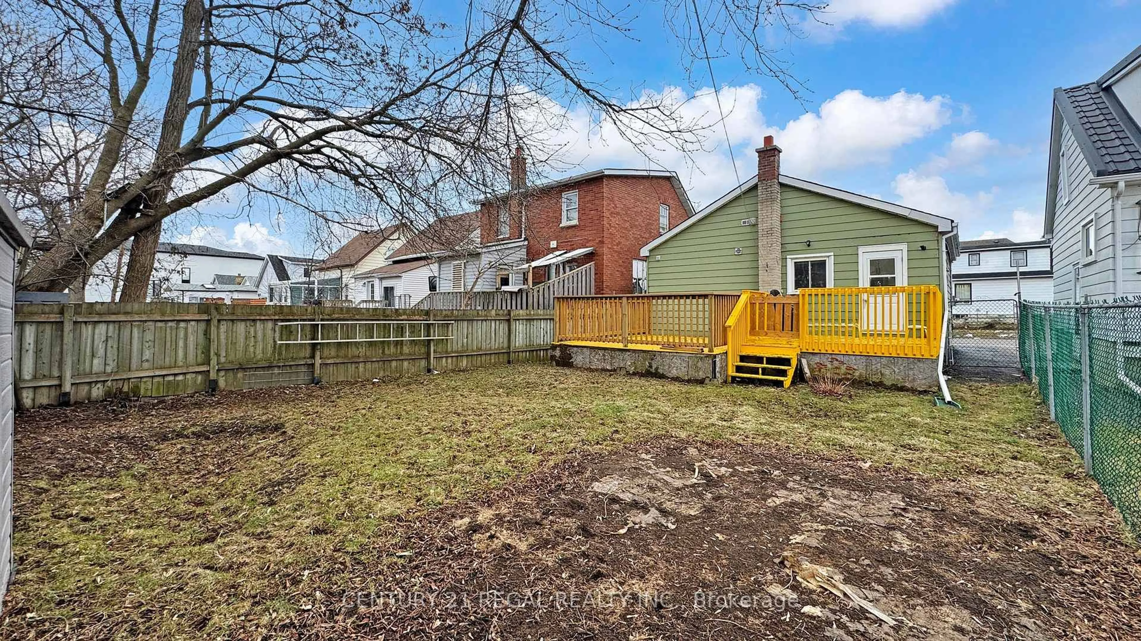 A pic from outside/outdoor area/front of a property/back of a property/a pic from drone, street for 55 Montrave Ave, Oshawa Ontario L1J 4R6