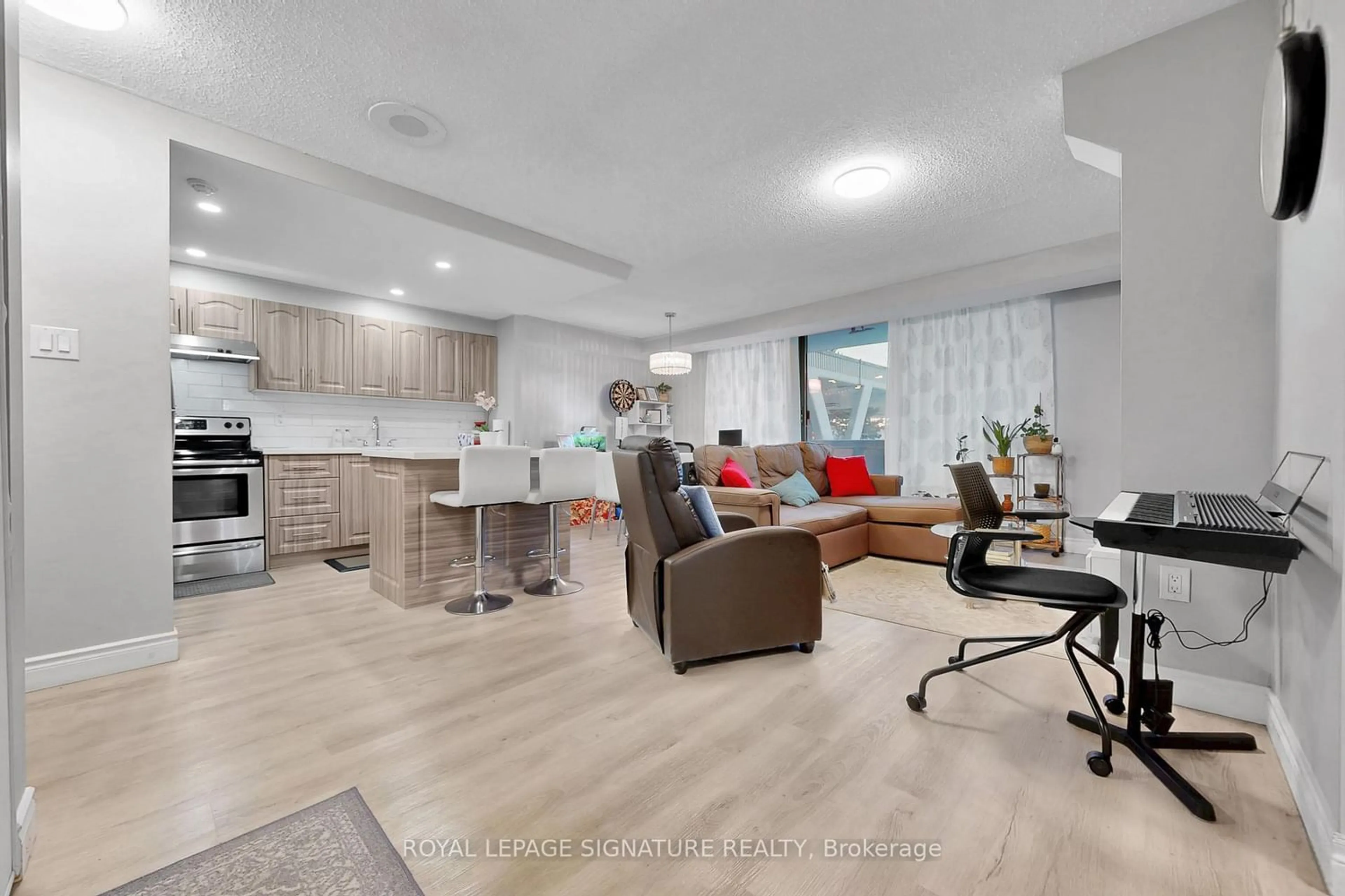 Unknown for 301 Prudential Dr #101, Toronto Ontario M1P 4V3