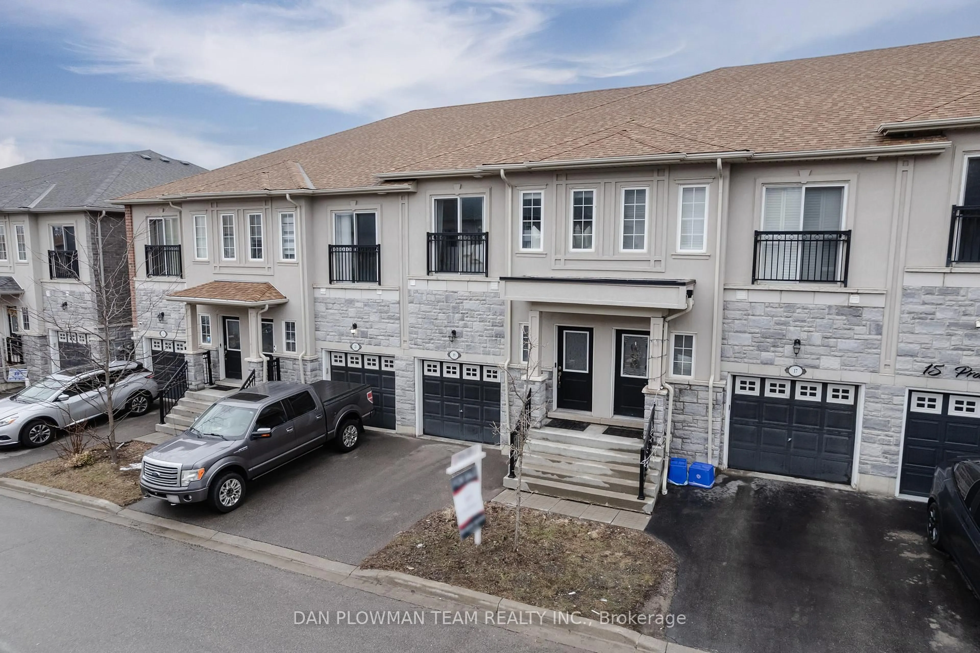 A pic from outside/outdoor area/front of a property/back of a property/a pic from drone, unknown for 19 Prospect Way, Whitby Ontario L1N 0L4
