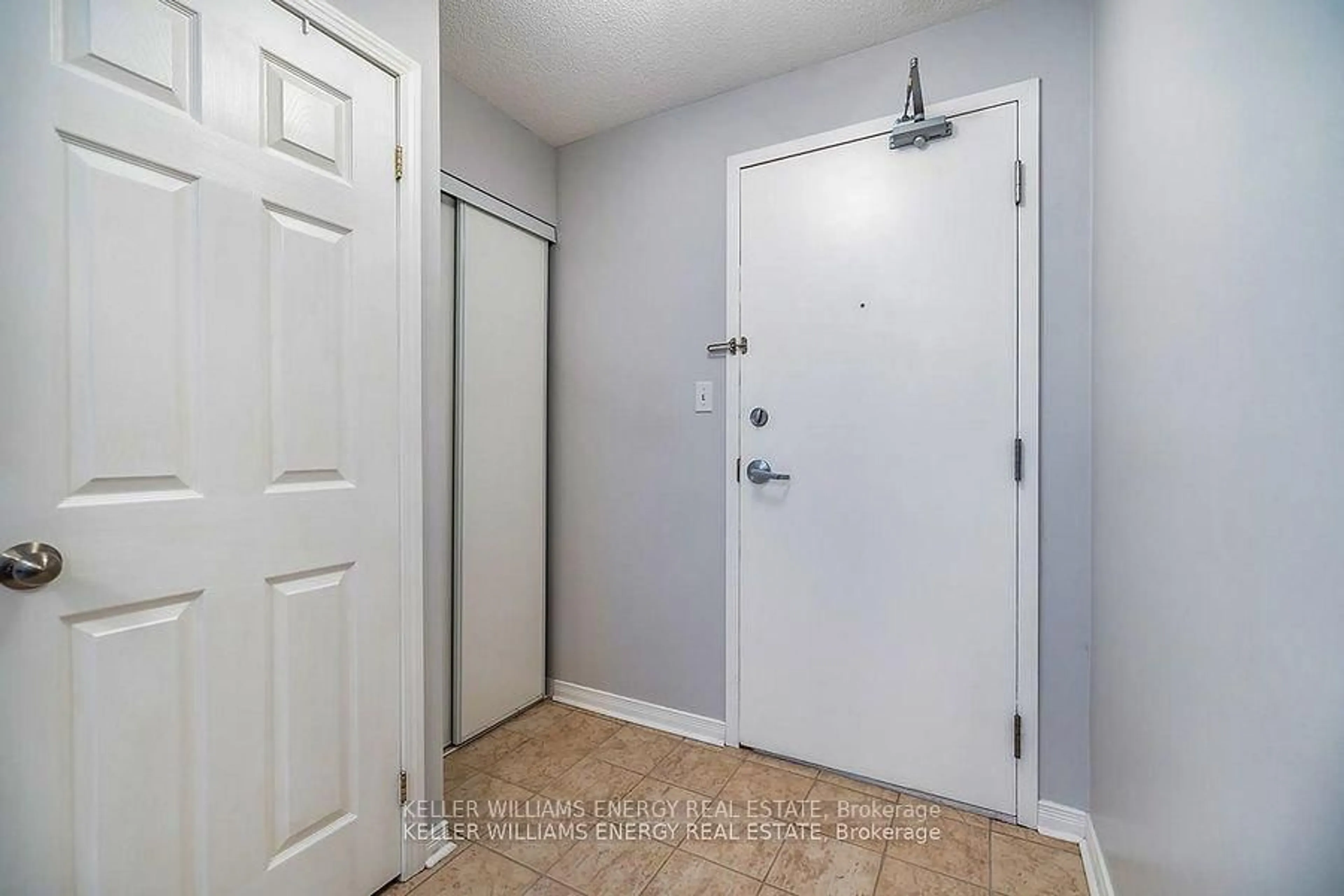 Indoor entryway for 94 Aspen Springs Dr #204, Clarington Ontario L1C 5N4