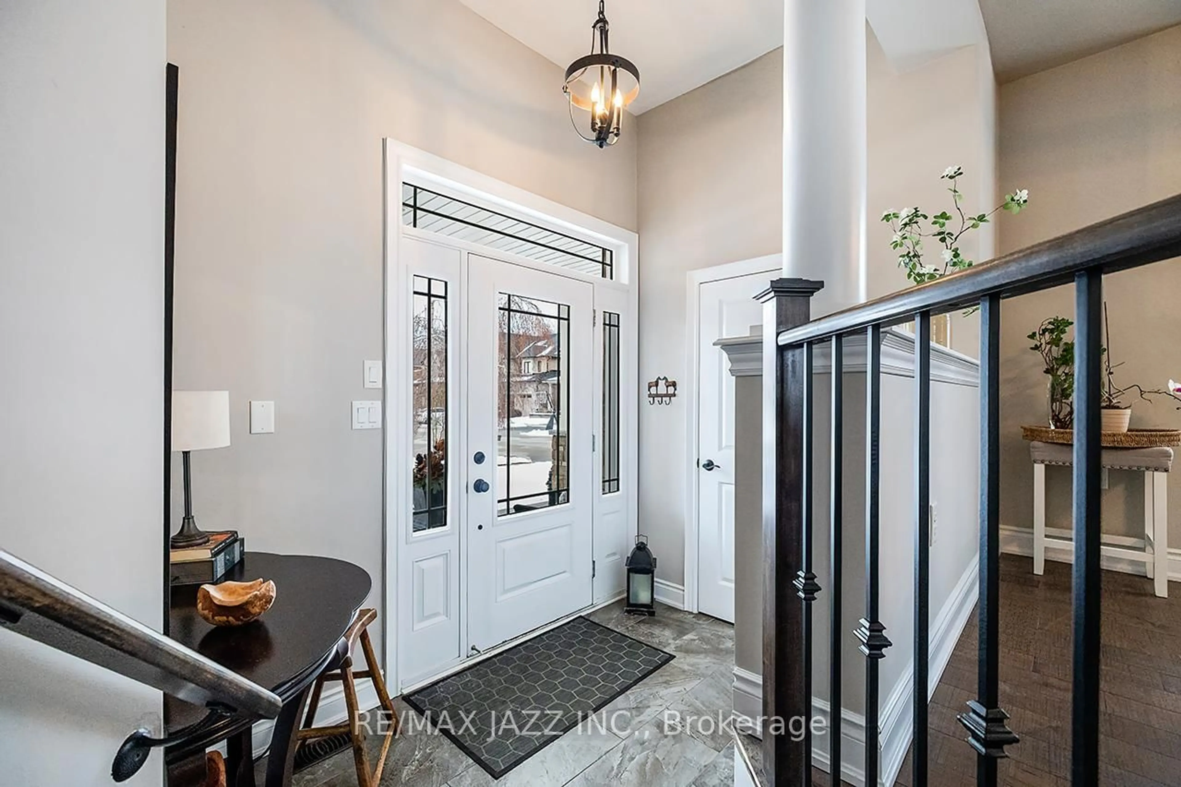 Indoor entryway for 1 Elmer Adams Dr, Clarington Ontario L1E 0G8