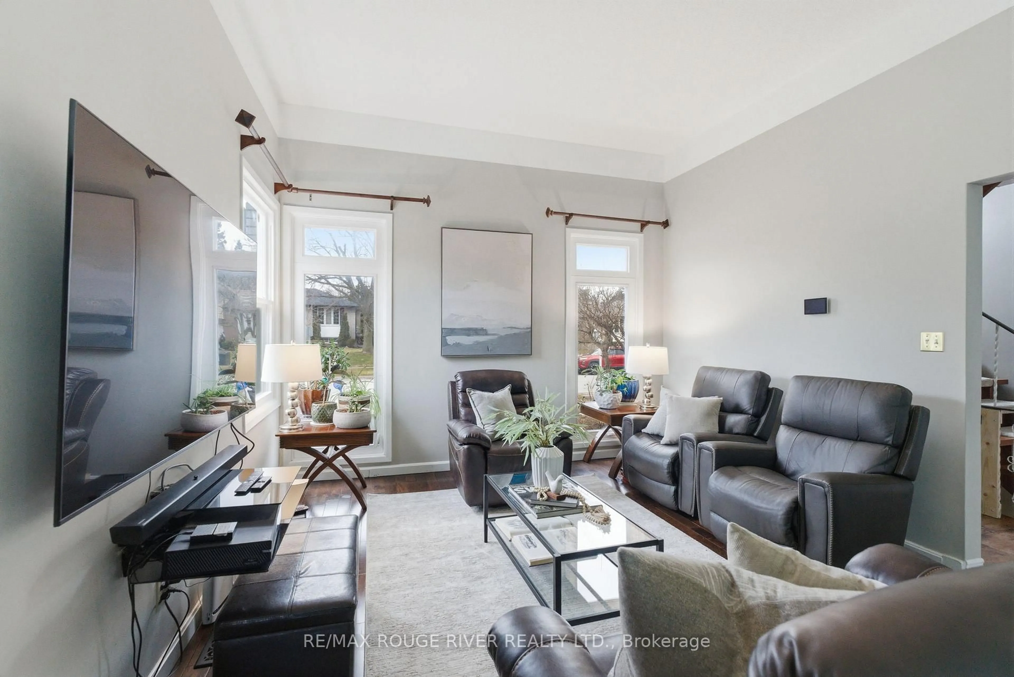 Unknown for 209 Darcy St, Oshawa Ontario L1G 3B9