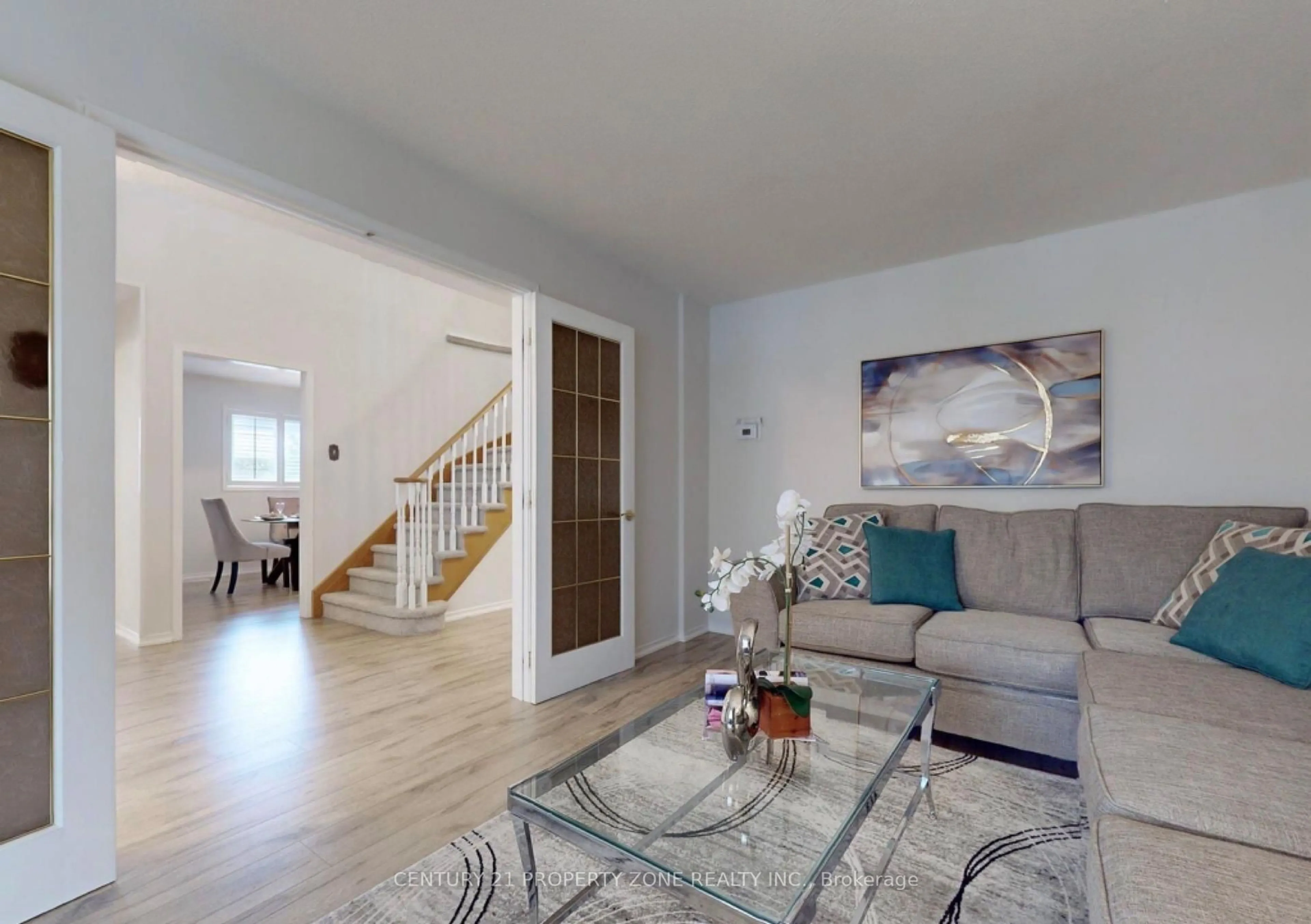 Living room with furniture, unknown for 15 Ribbleside Dr, Whitby Ontario L1N 6Z3