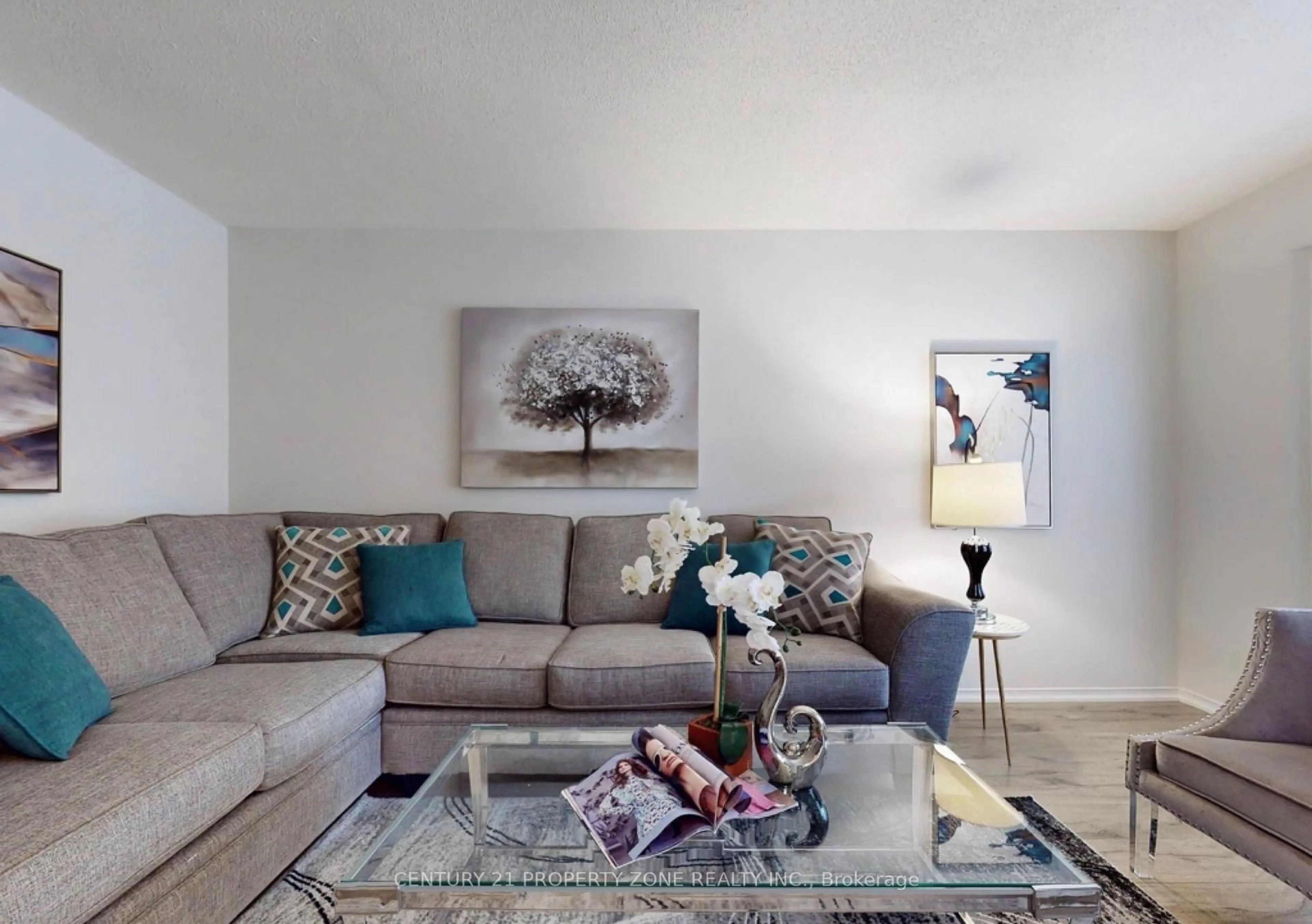 Living room with furniture, unknown for 15 Ribbleside Dr, Whitby Ontario L1N 6Z3