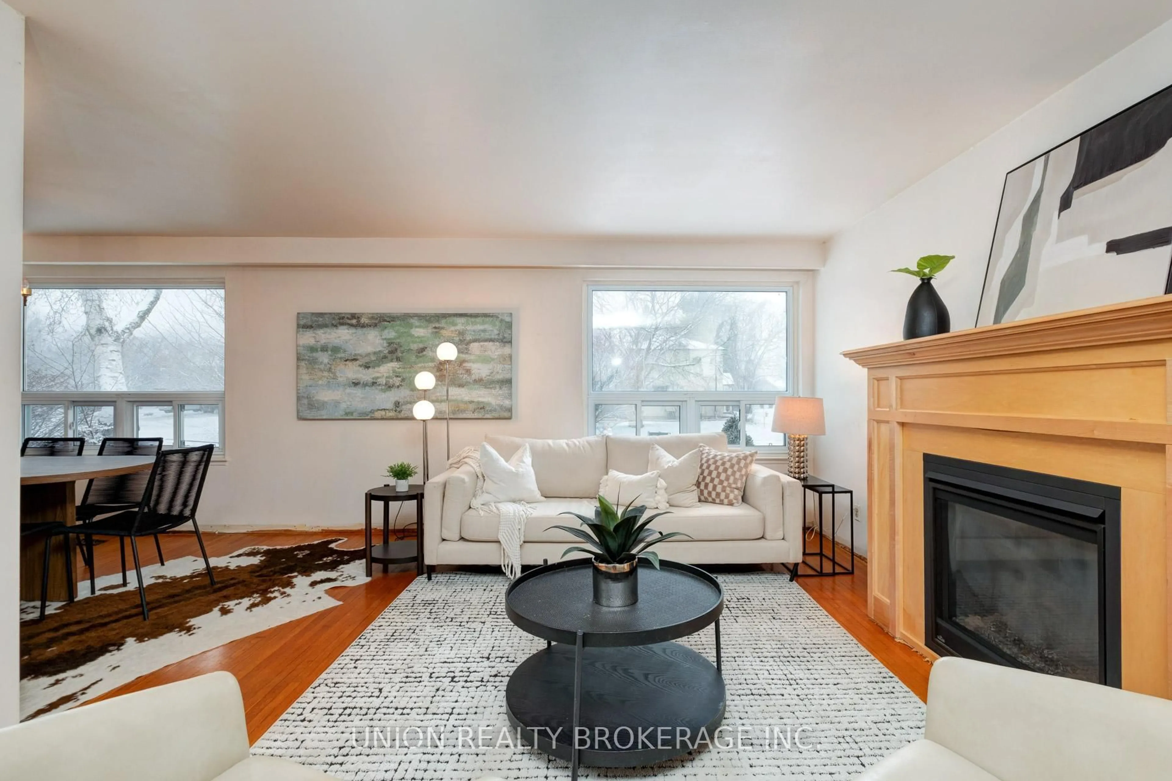 Living room with furniture, unknown for 17 Bournville Dr, Toronto Ontario M1E 1C3