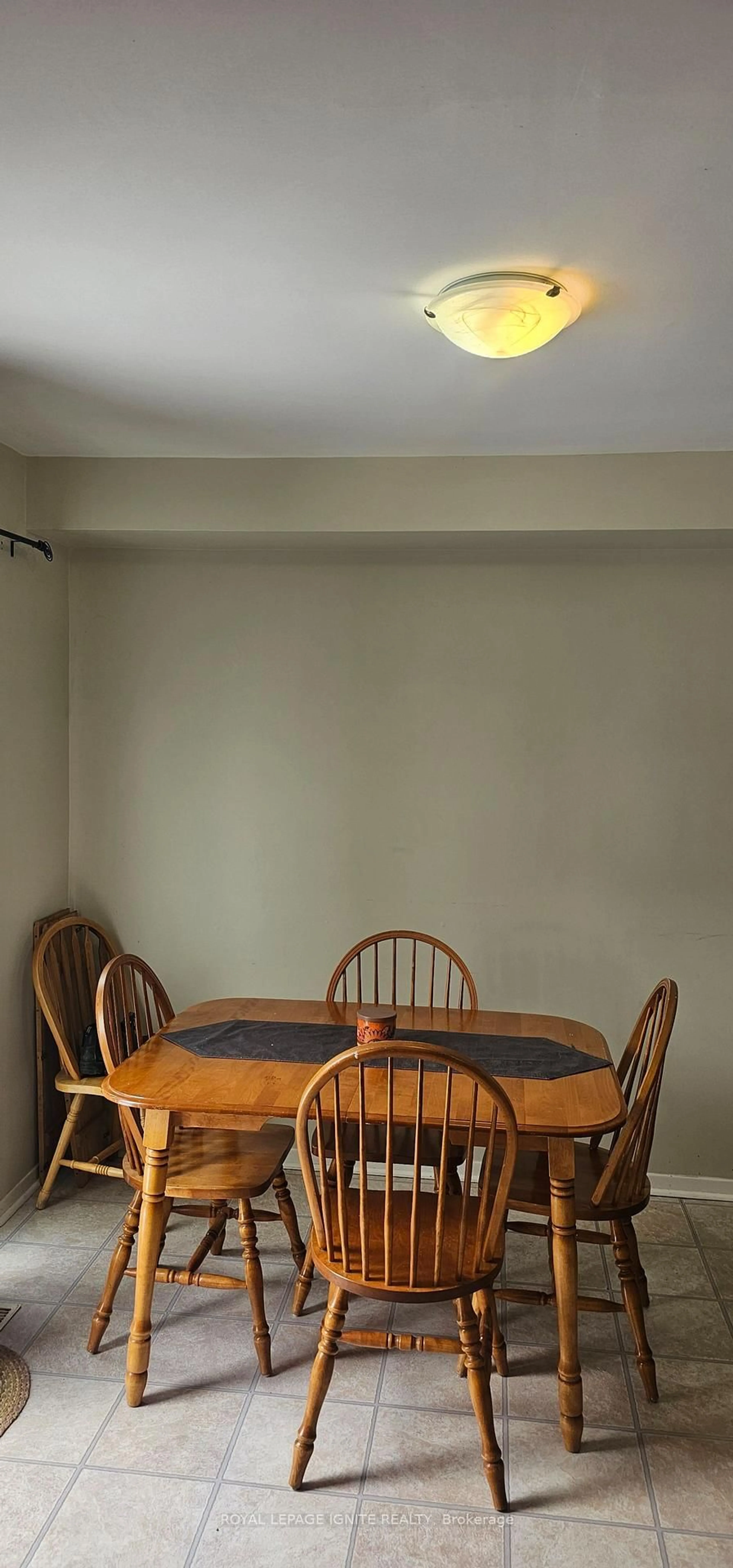 A pic of a room for 5 Yorkville Dr, Clarington Ontario L1E 2A8