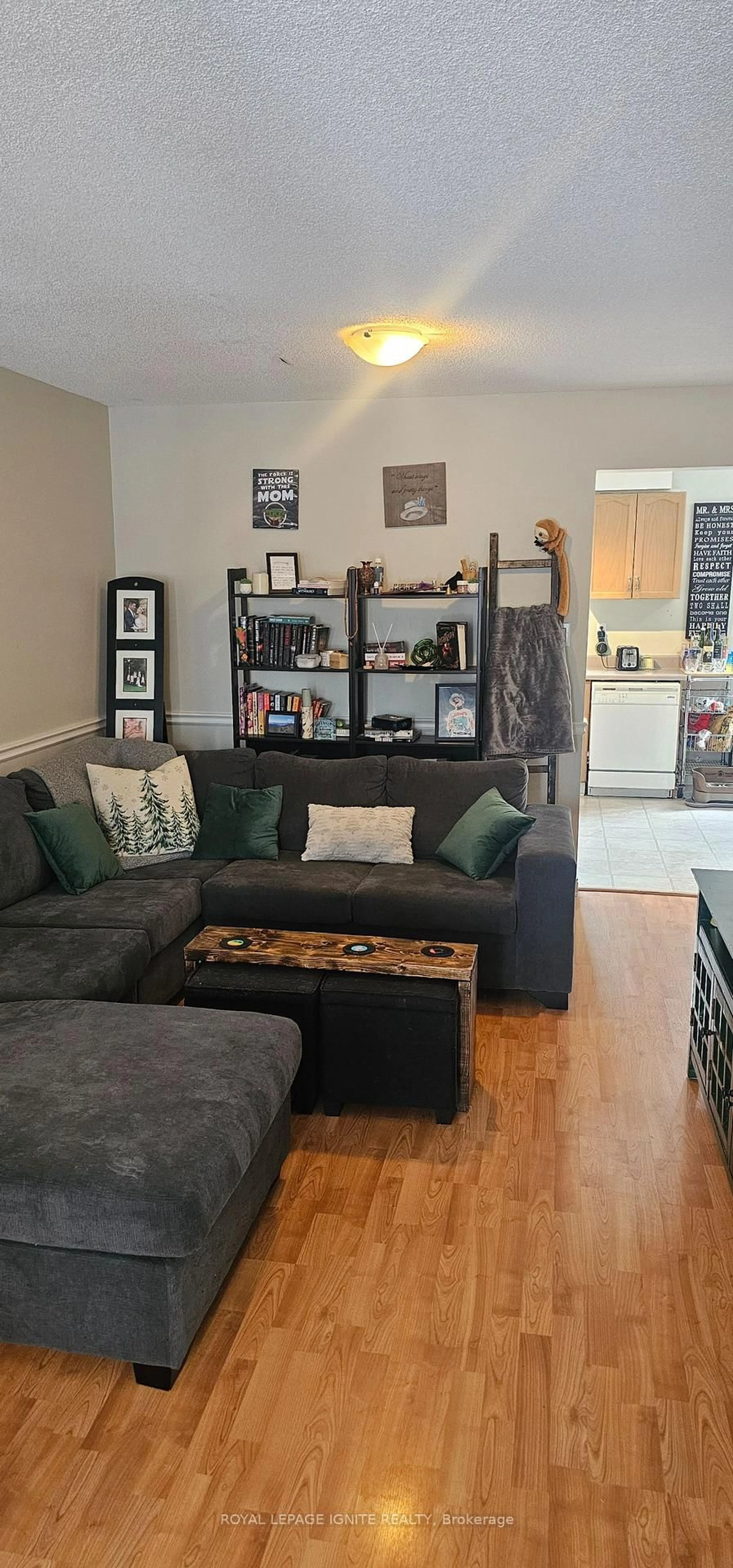 Living room with furniture, unknown for 5 Yorkville Dr, Clarington Ontario L1E 2A8