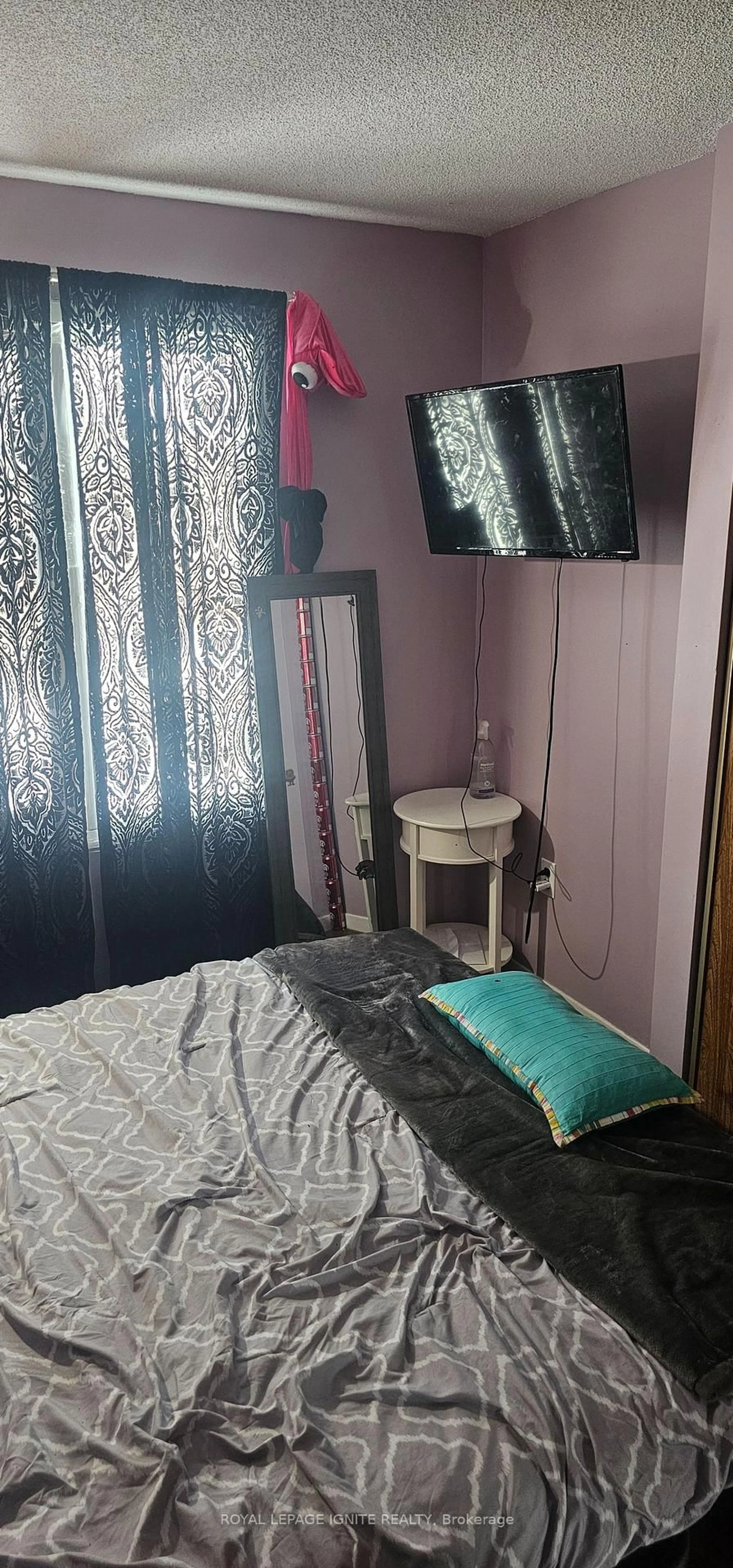 A pic of a room for 5 Yorkville Dr, Clarington Ontario L1E 2A8