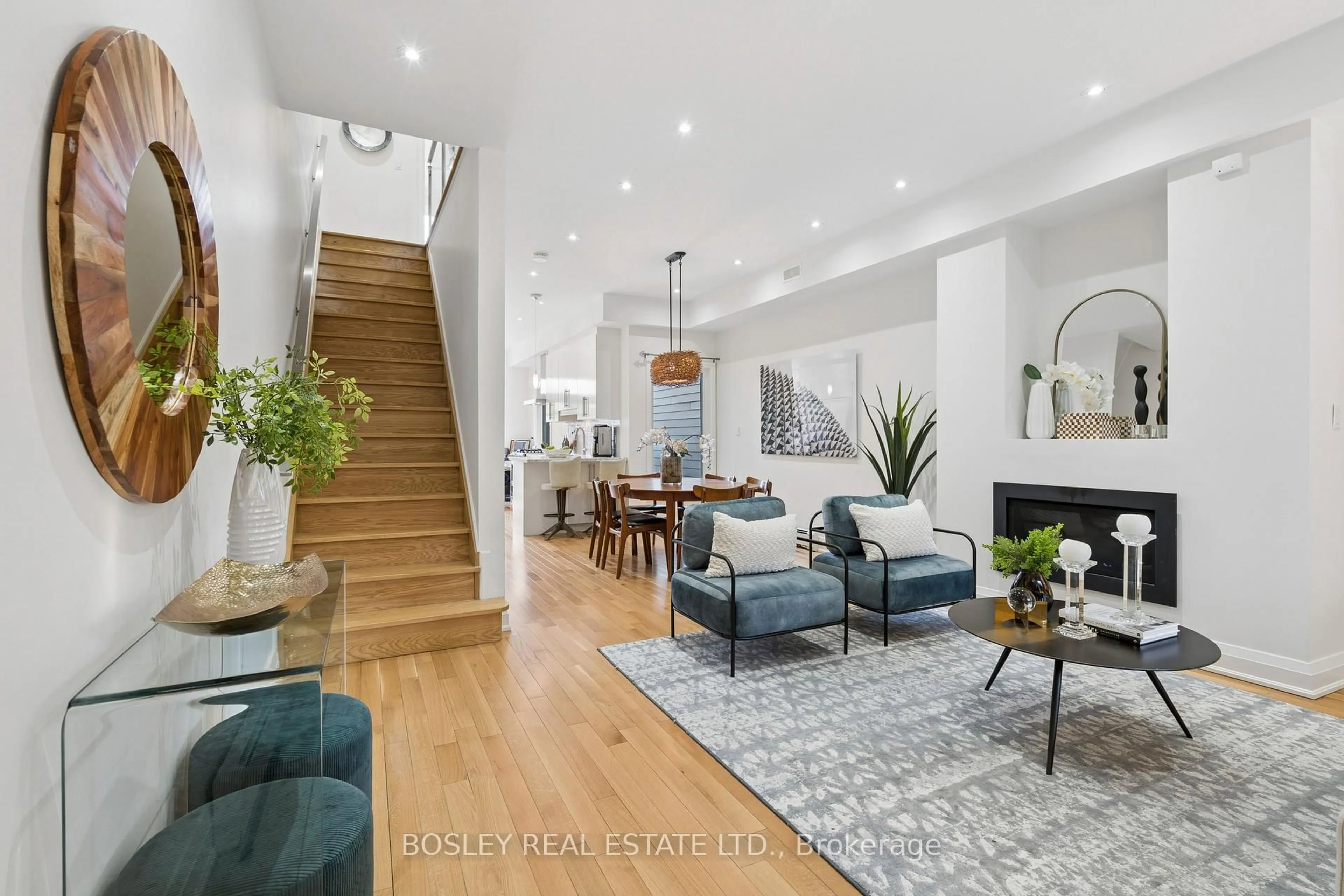 Living room with furniture, unknown for 43 Chester Ave, Toronto Ontario M4K 2Z8