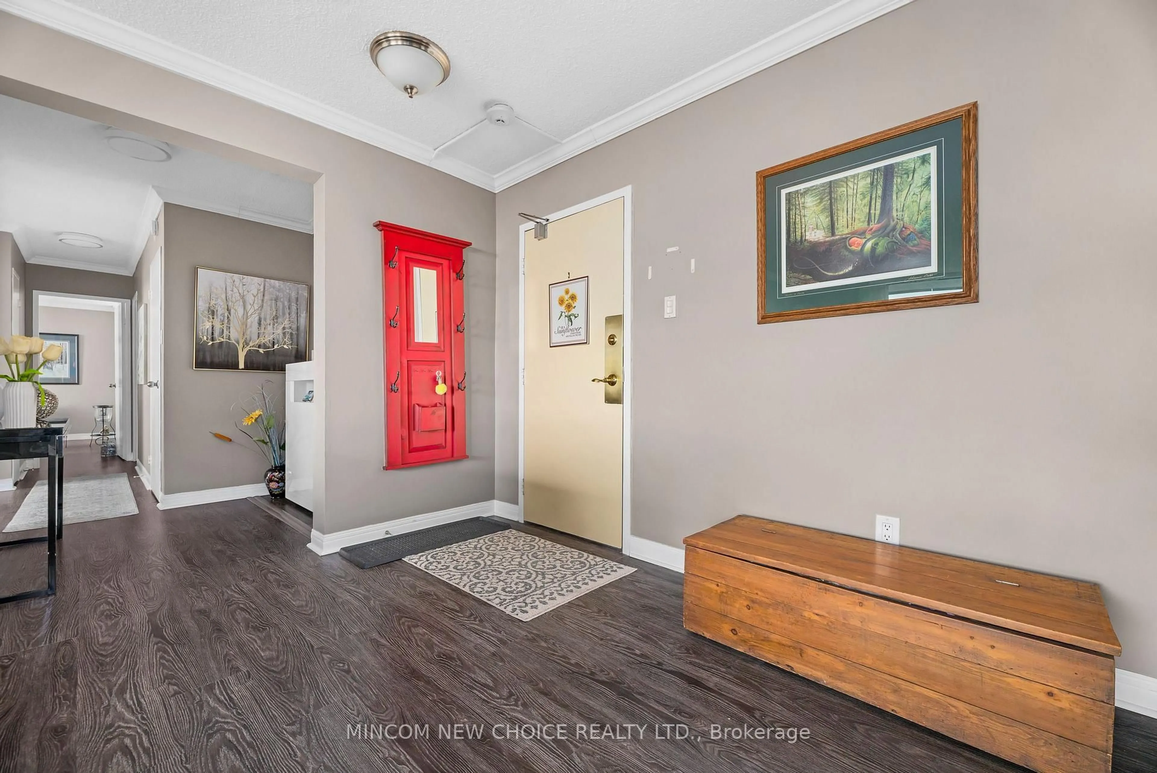 Indoor entryway for 1210 Radom St #1208, Pickering Ontario L1W 2Z3