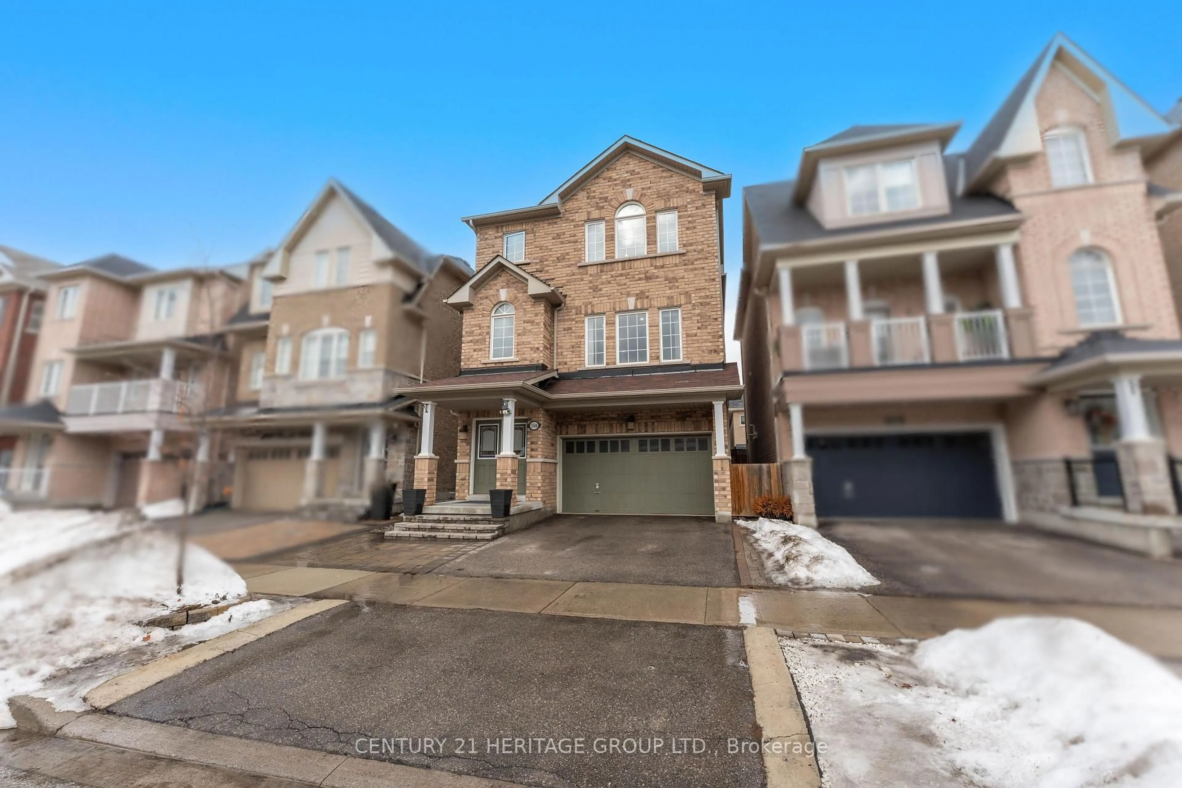 A pic from outside/outdoor area/front of a property/back of a property/a pic from drone, street for 1548 Winville Rd, Pickering Ontario L1X 0C5