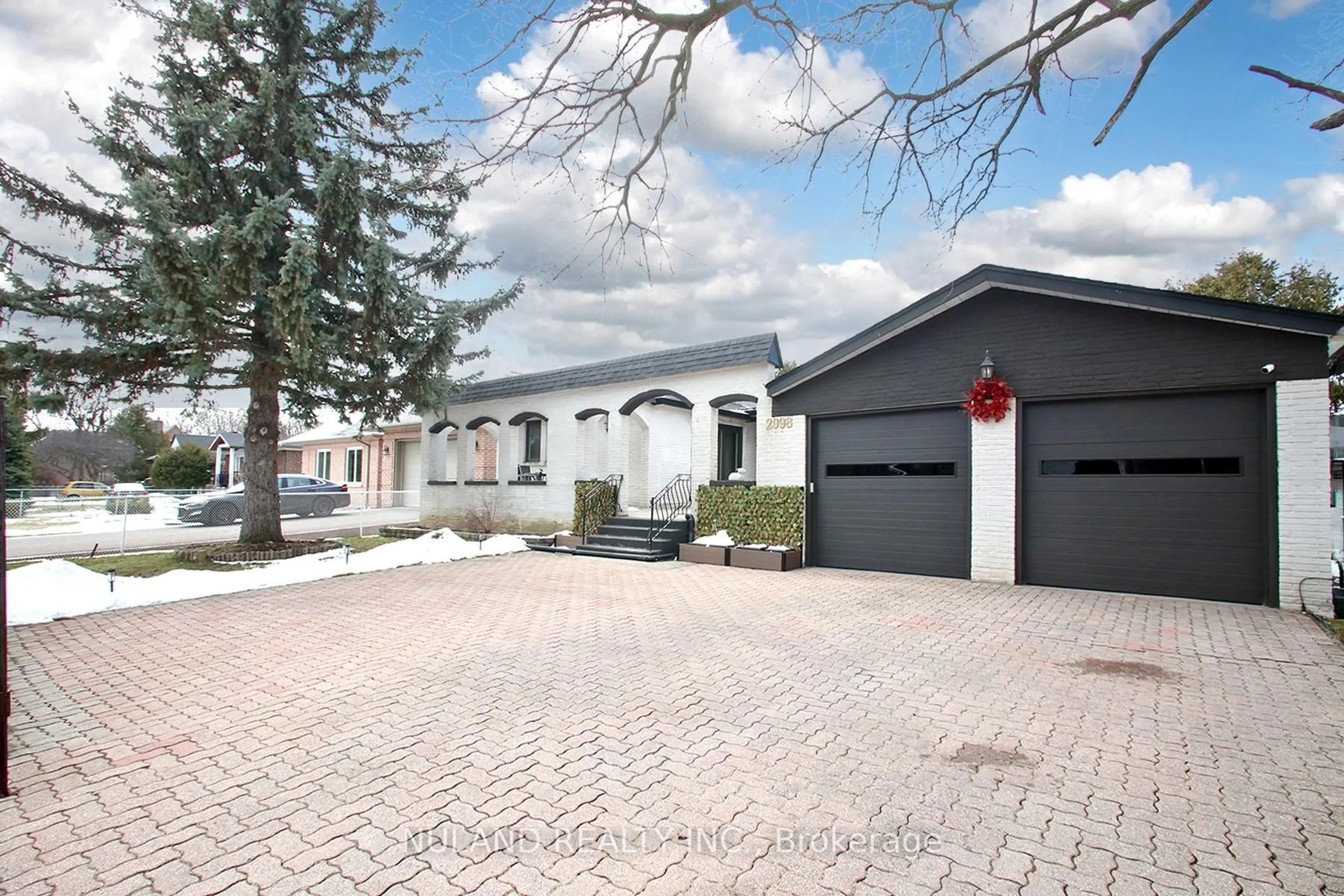 Home with brick exterior material, street for 2098 Pharmacy Ave, Toronto Ontario M1W 1H8