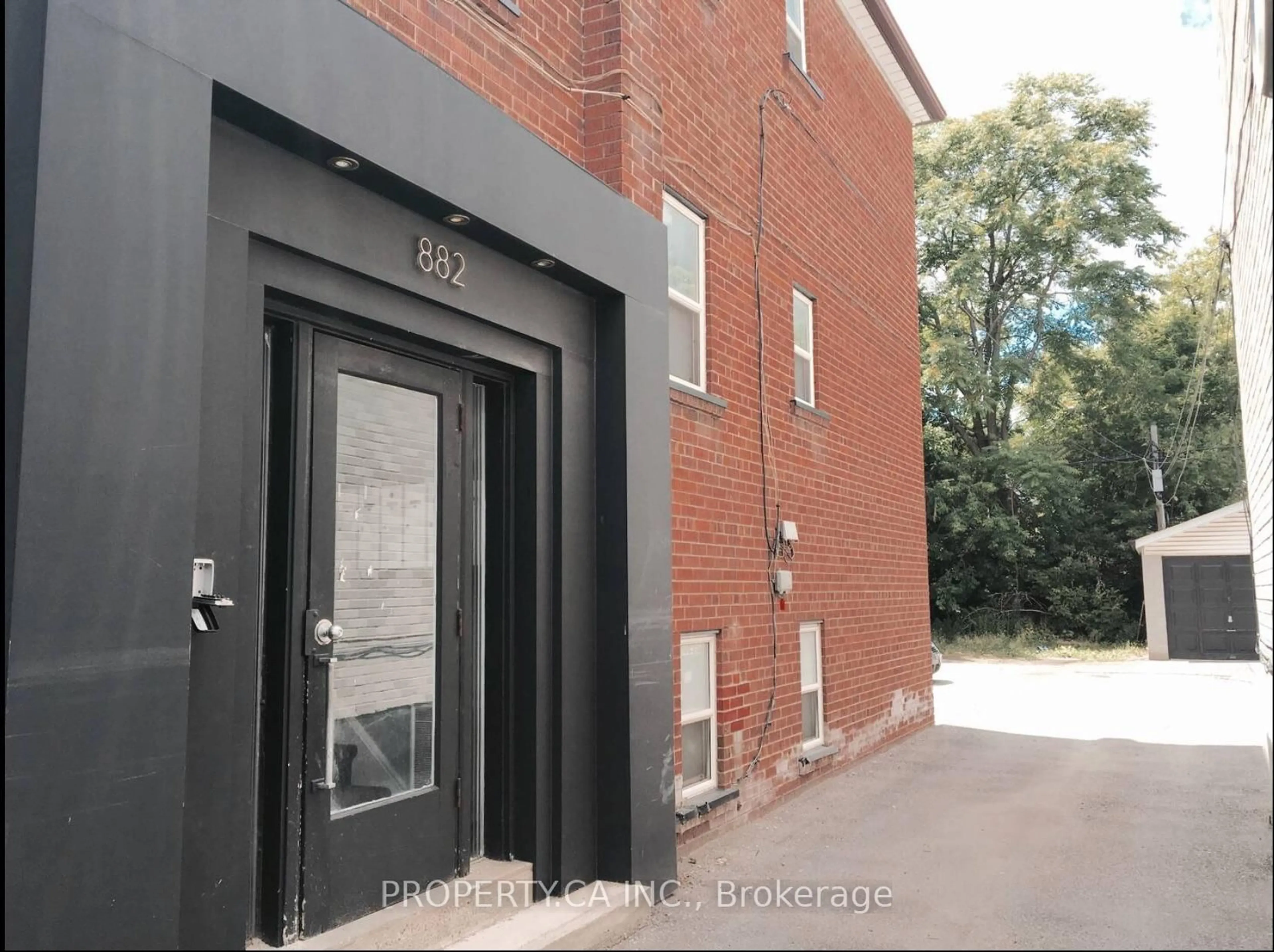 Unknown for 882 Broadview Ave, Toronto Ontario M4K 2R1