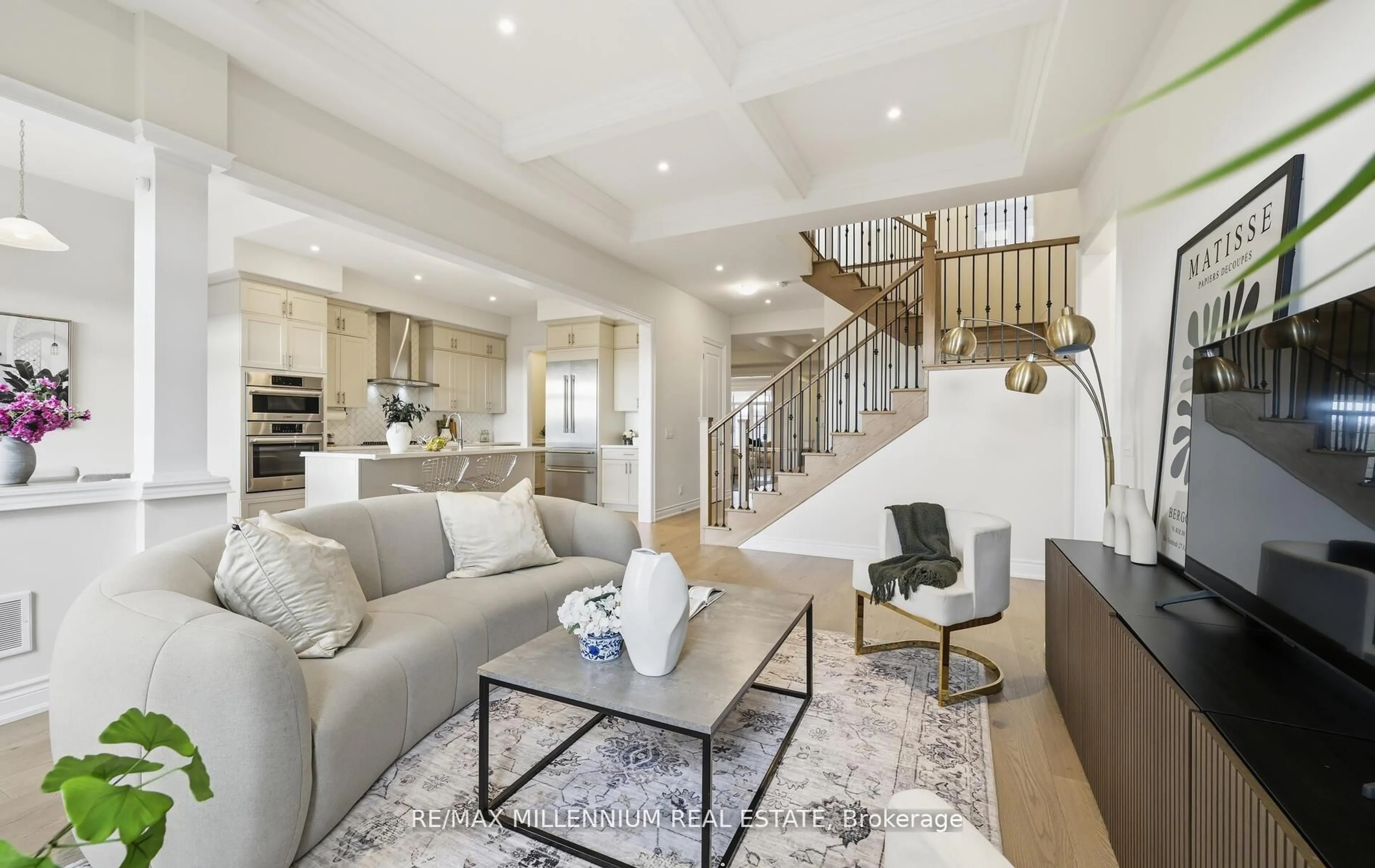 Living room with furniture, unknown for 7 Spring Garden Crt, Whitby Ontario L1P 1Y4