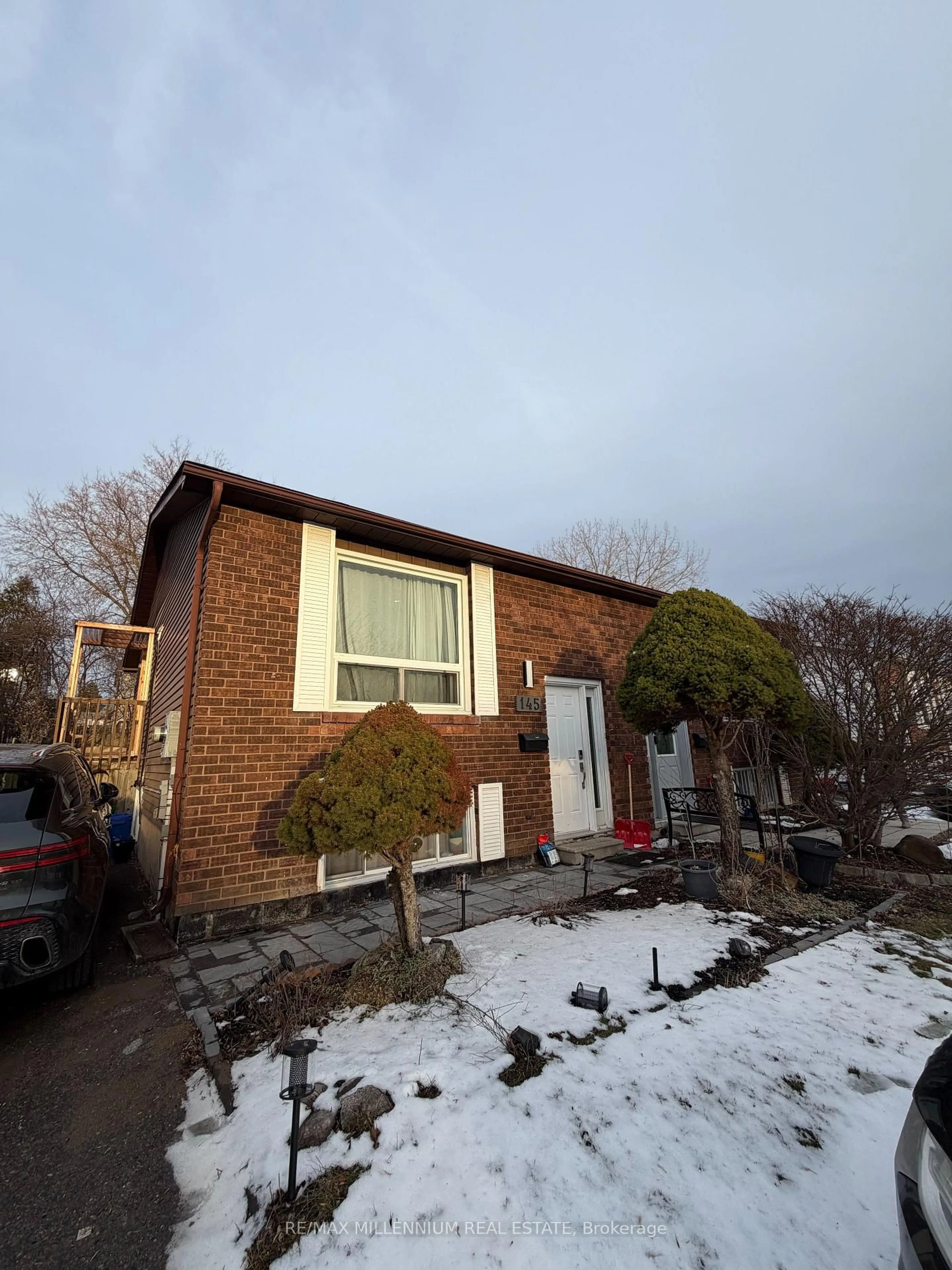 Home with brick exterior material, street for 145 Londonderry St, Oshawa Ontario L1J 6Z2