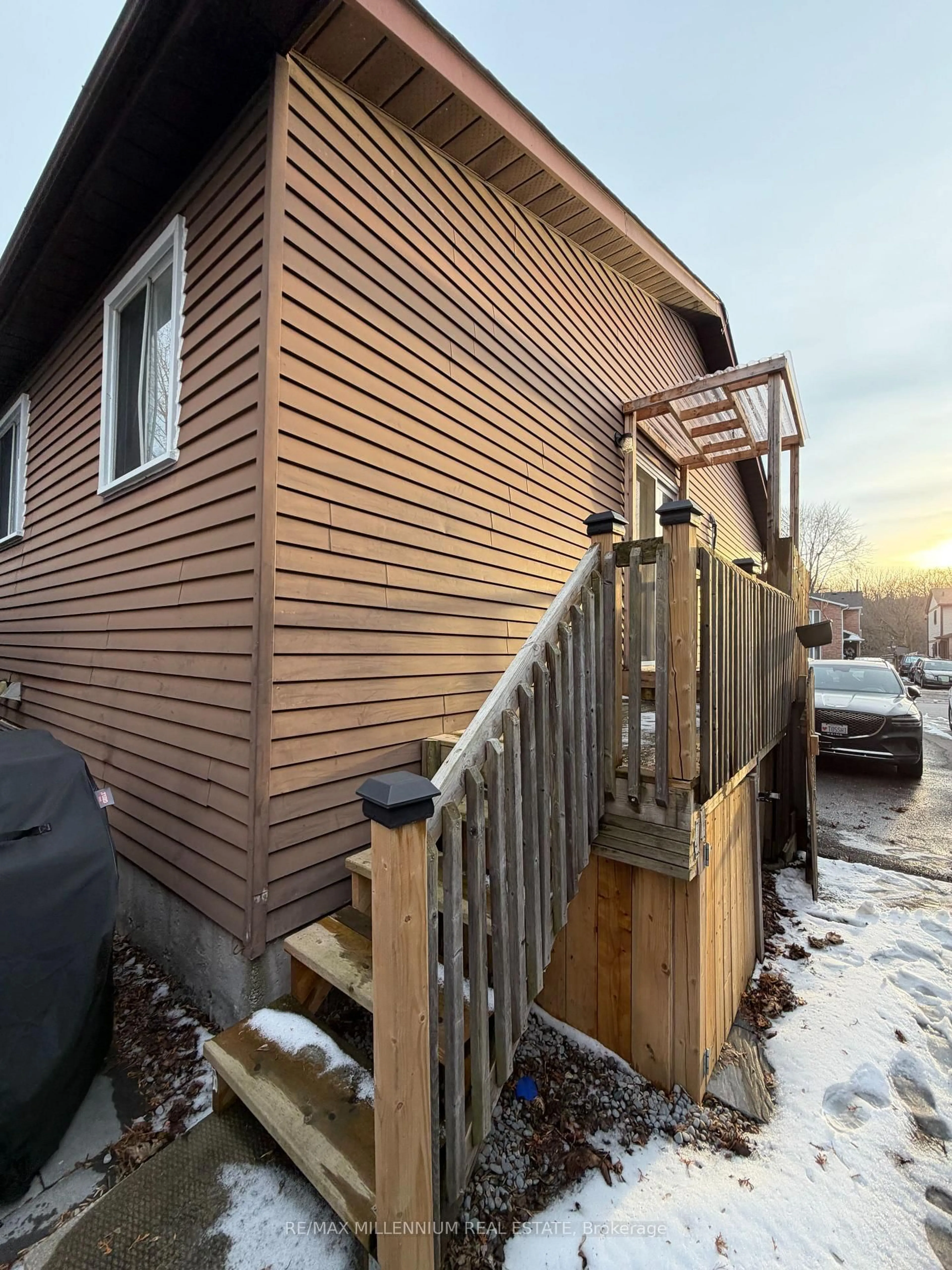 Unknown for 145 Londonderry St, Oshawa Ontario L1J 6Z2