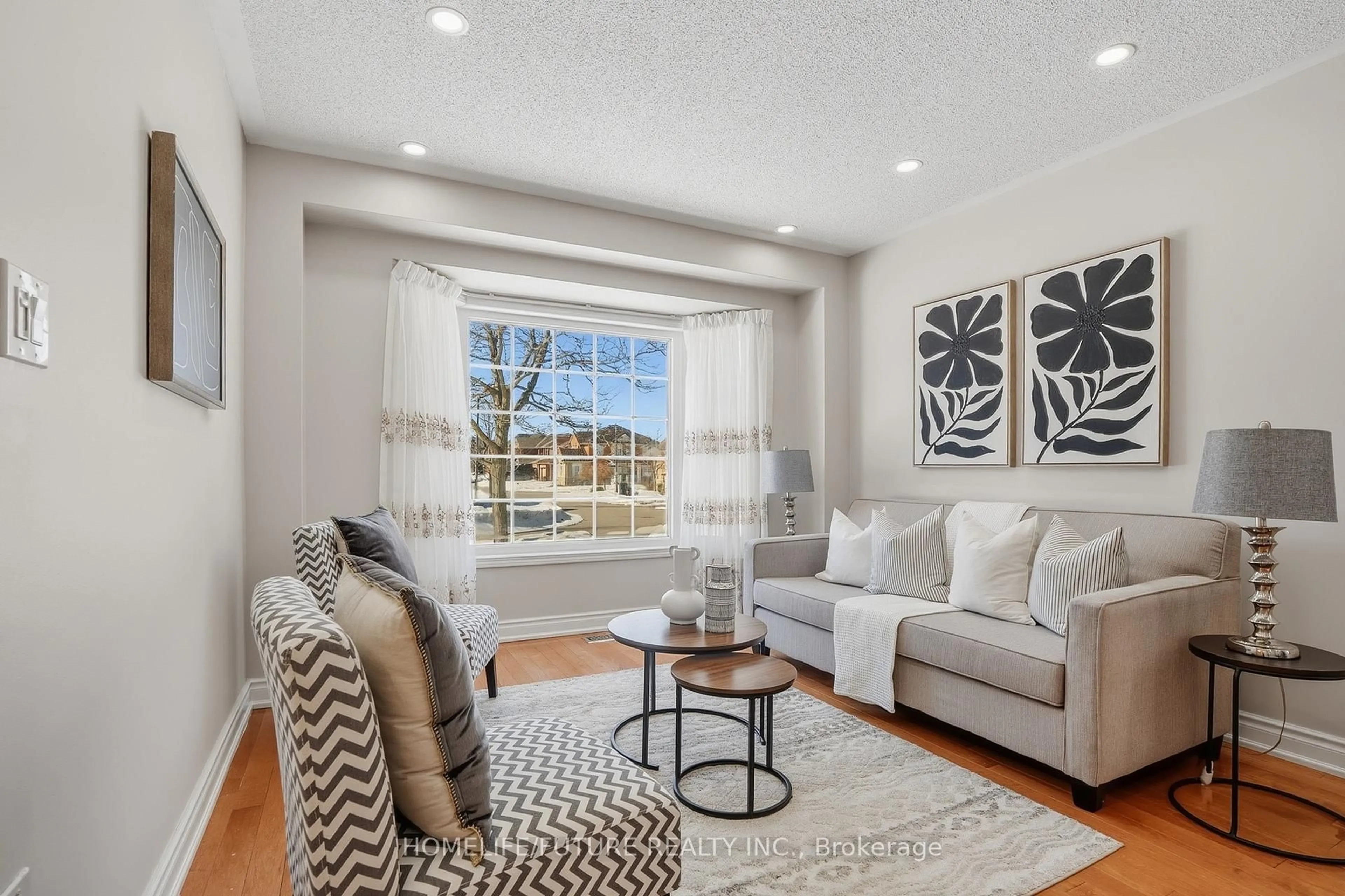 Living room with furniture, unknown for 42 Panda Sq, Toronto Ontario M1B 6G5