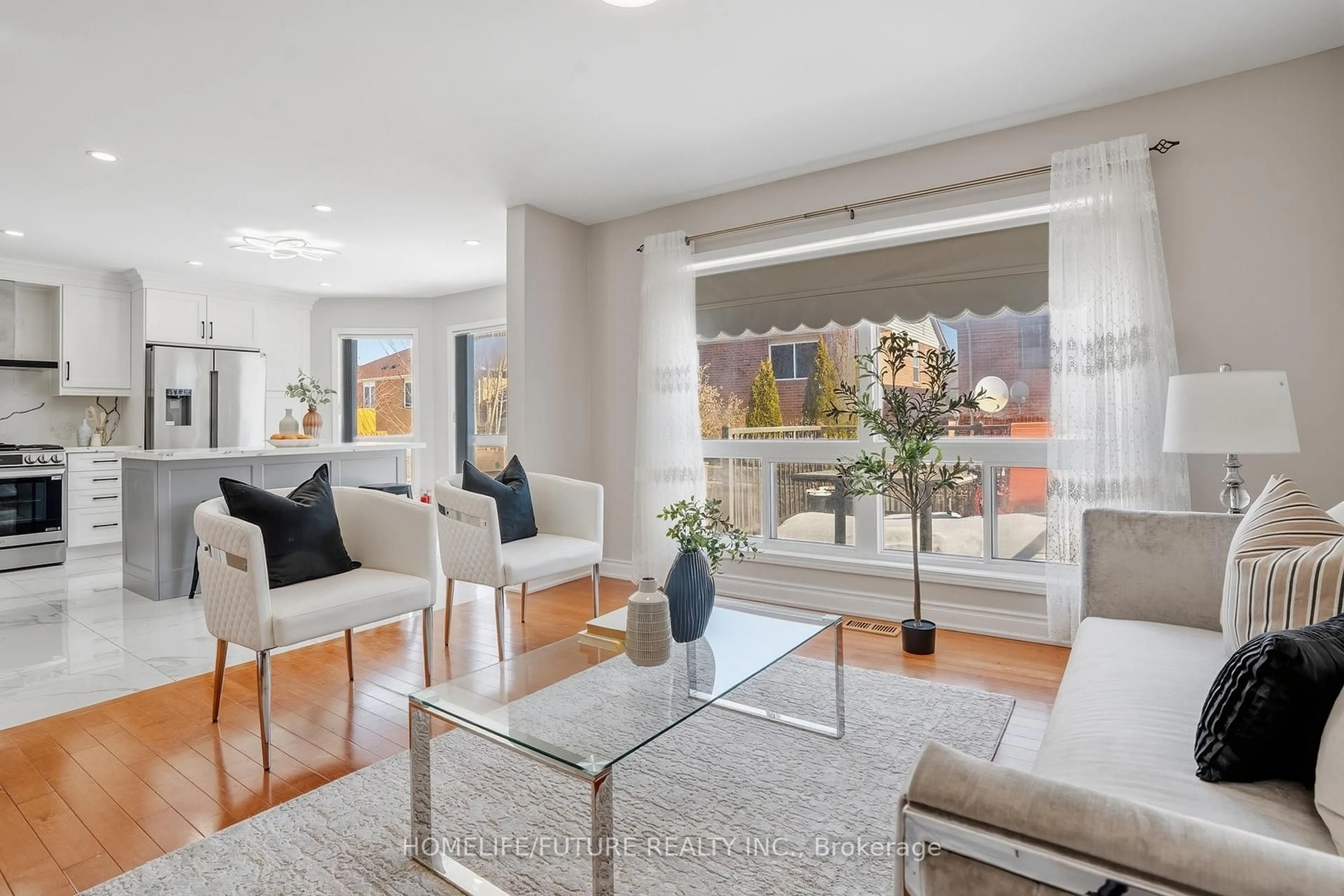 Unknown for 42 Panda Sq, Toronto Ontario M1B 6G5