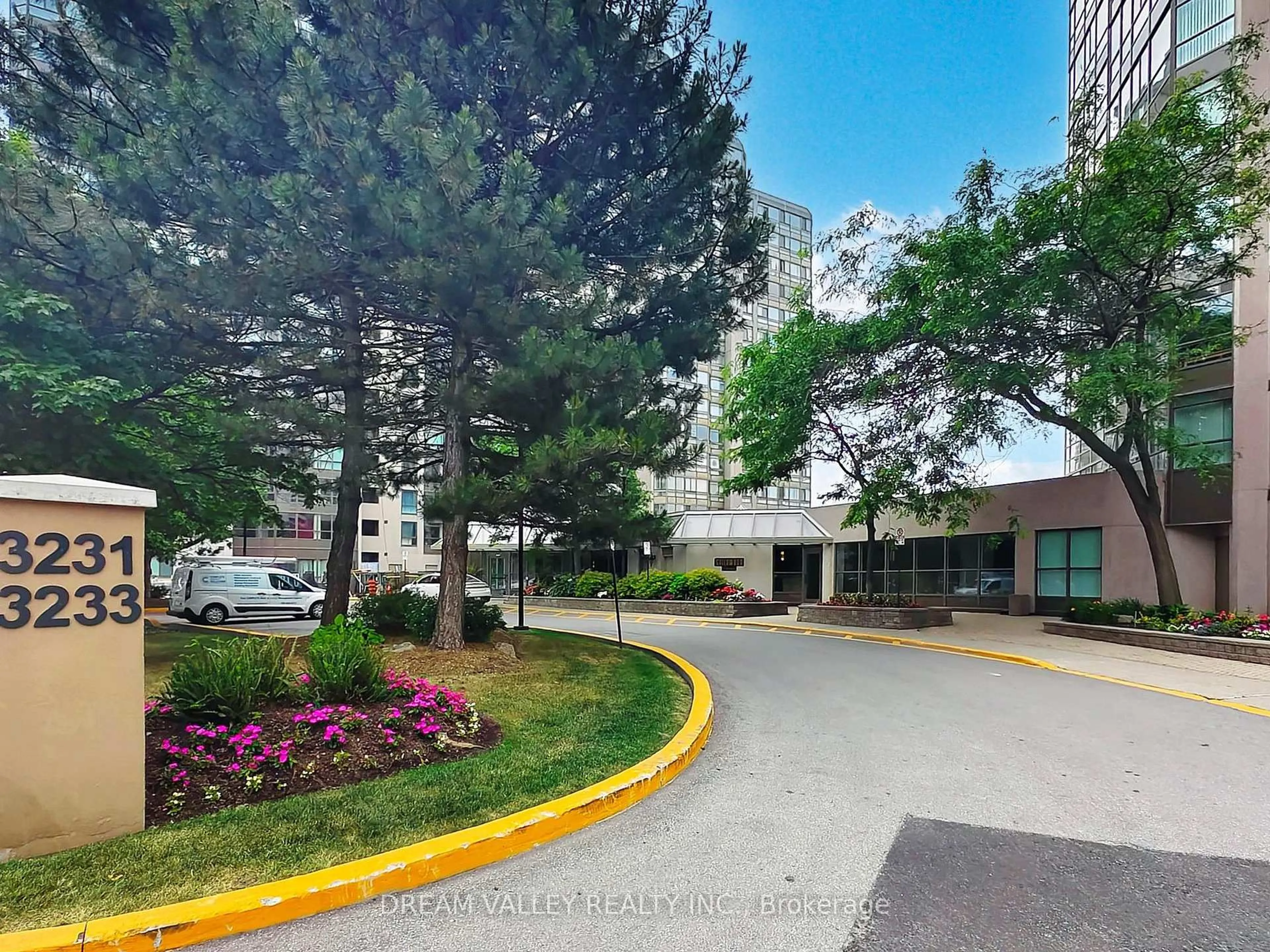 Unknown for 3233 Eglinton Ave #311, Toronto Ontario M1J 3N6