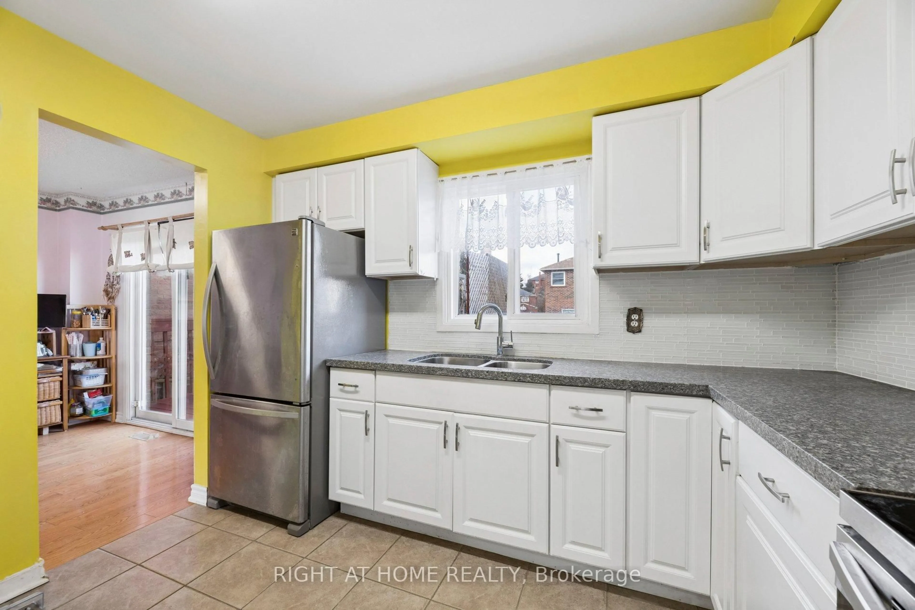 Standard kitchen, unknown for 183 Ravenscroft Rd, Ajax Ontario L1T 1Z9