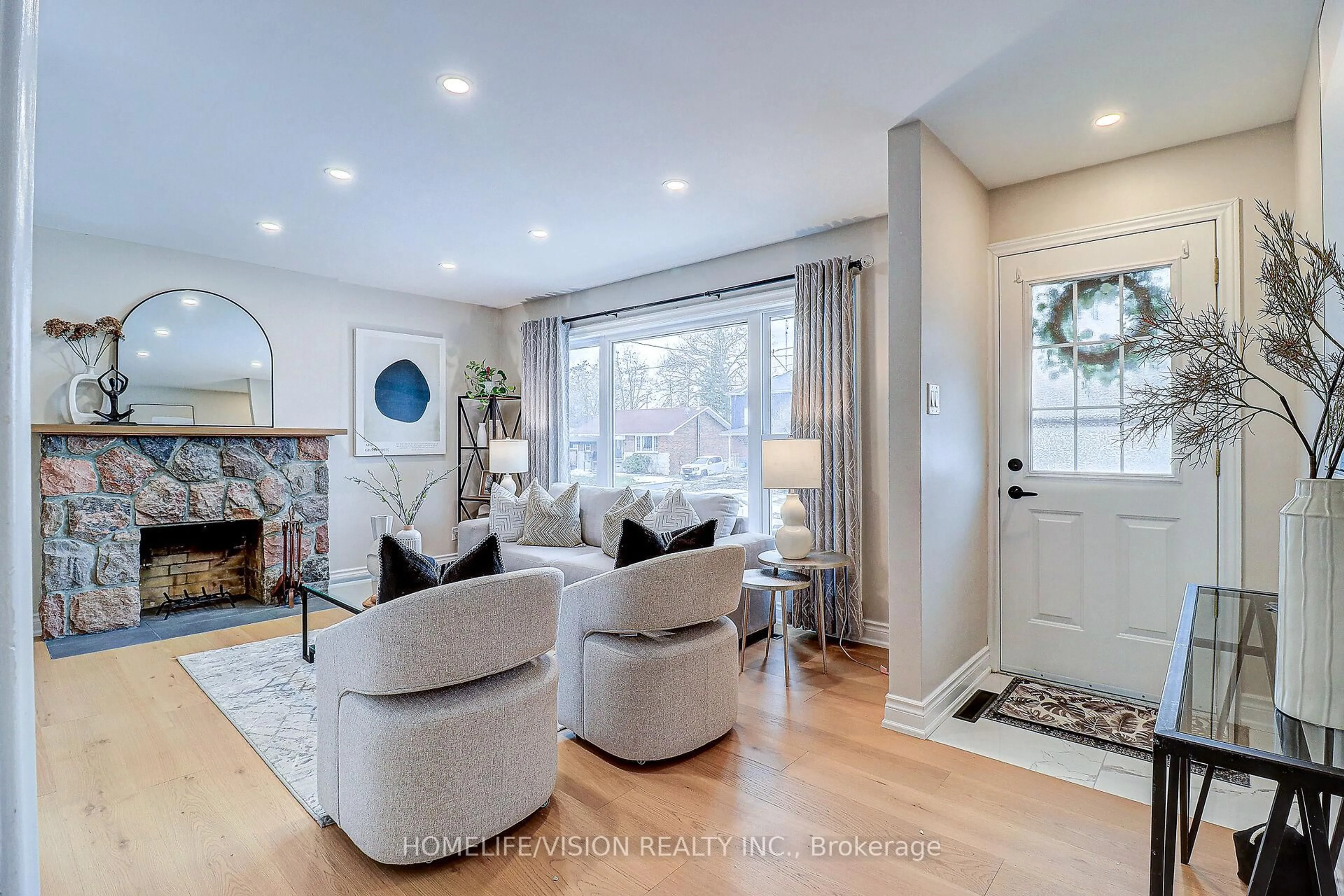 Living room with furniture, unknown for 1113 Green St, Whitby Ontario L1N 4G8