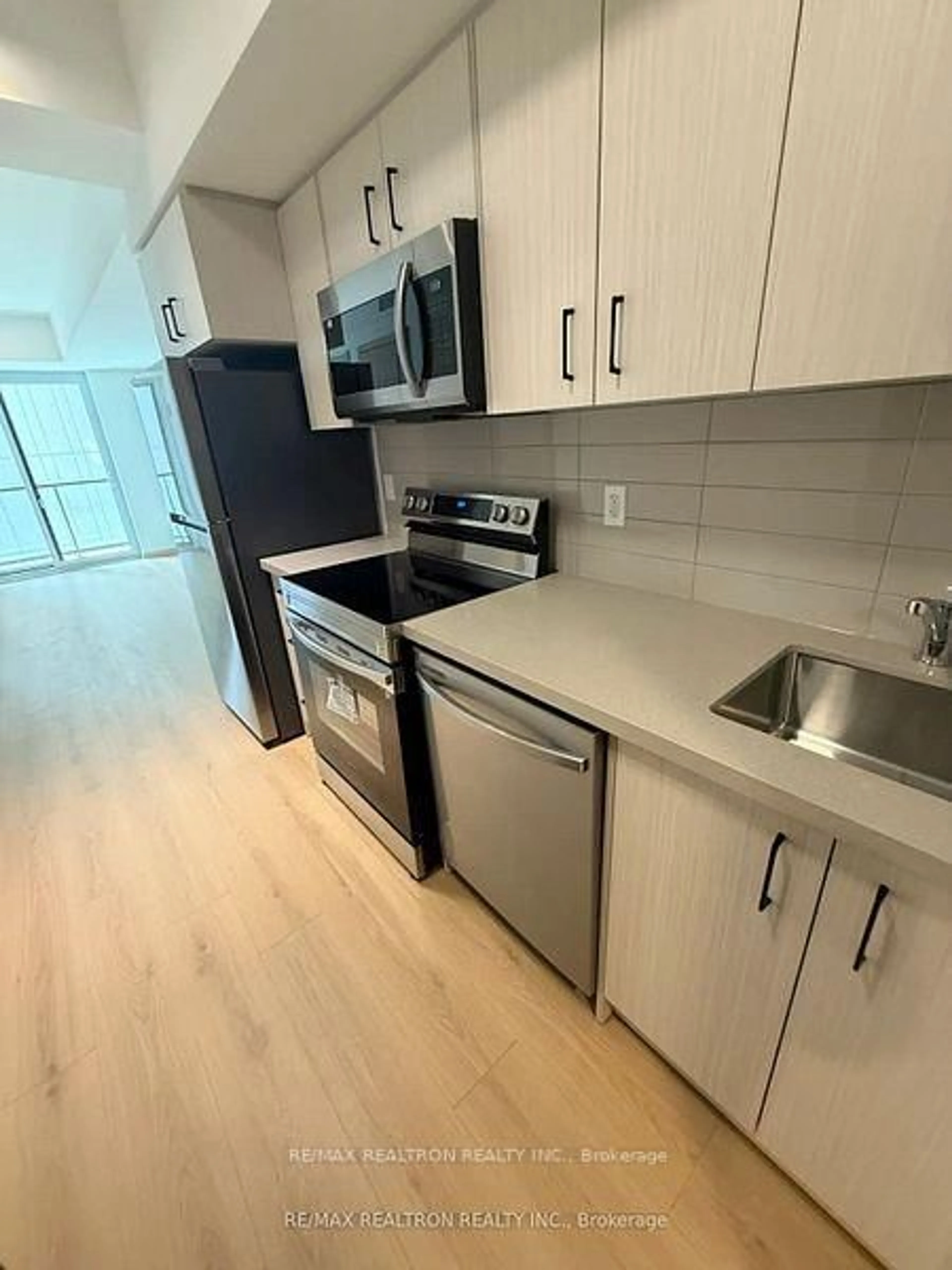 Standard kitchen, unknown for 3421 Sheppard Ave #201, Toronto Ontario M1T 3K5