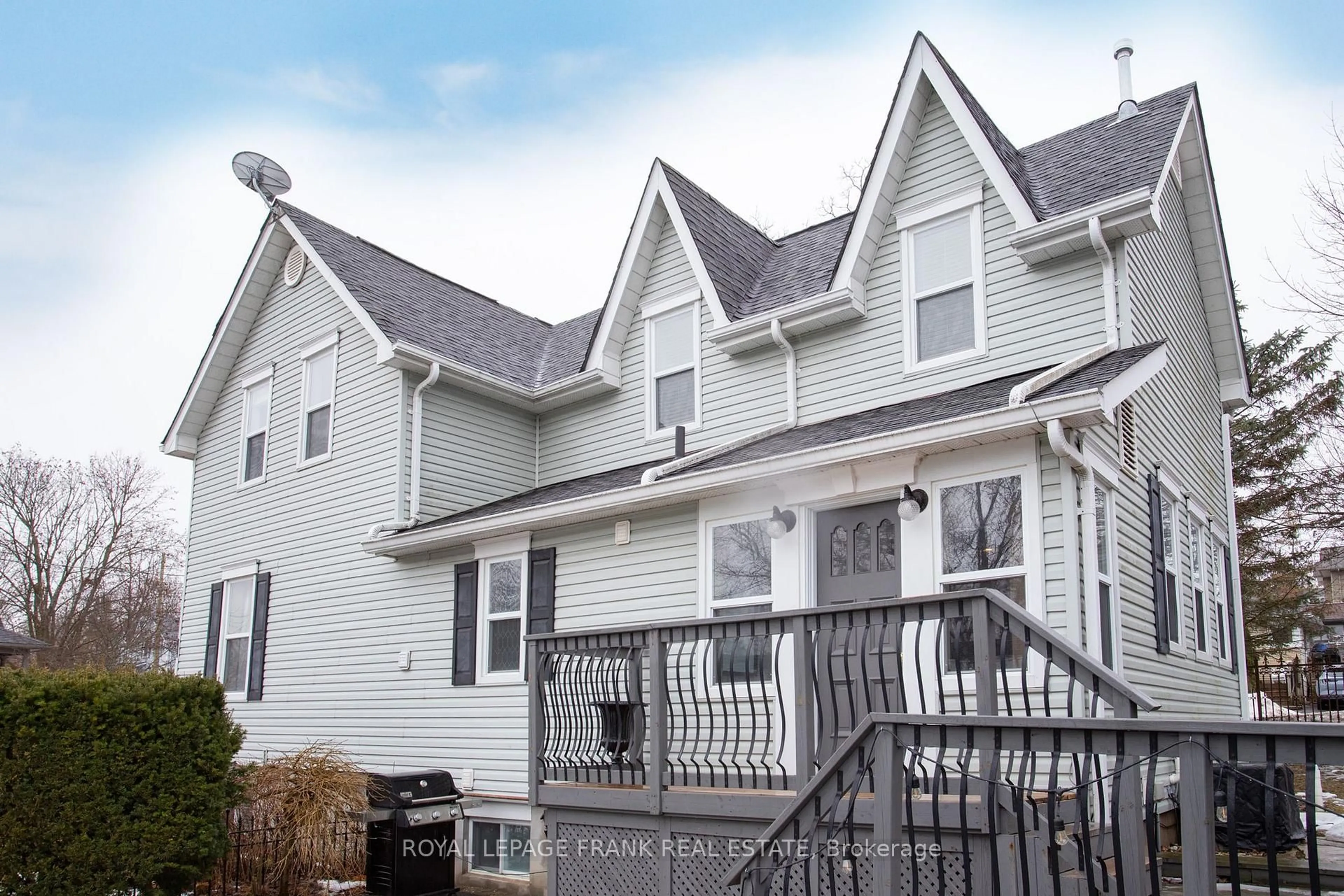 Home with vinyl exterior material, street for 329 Mcdonald St, Scugog Ontario L9L 1L6