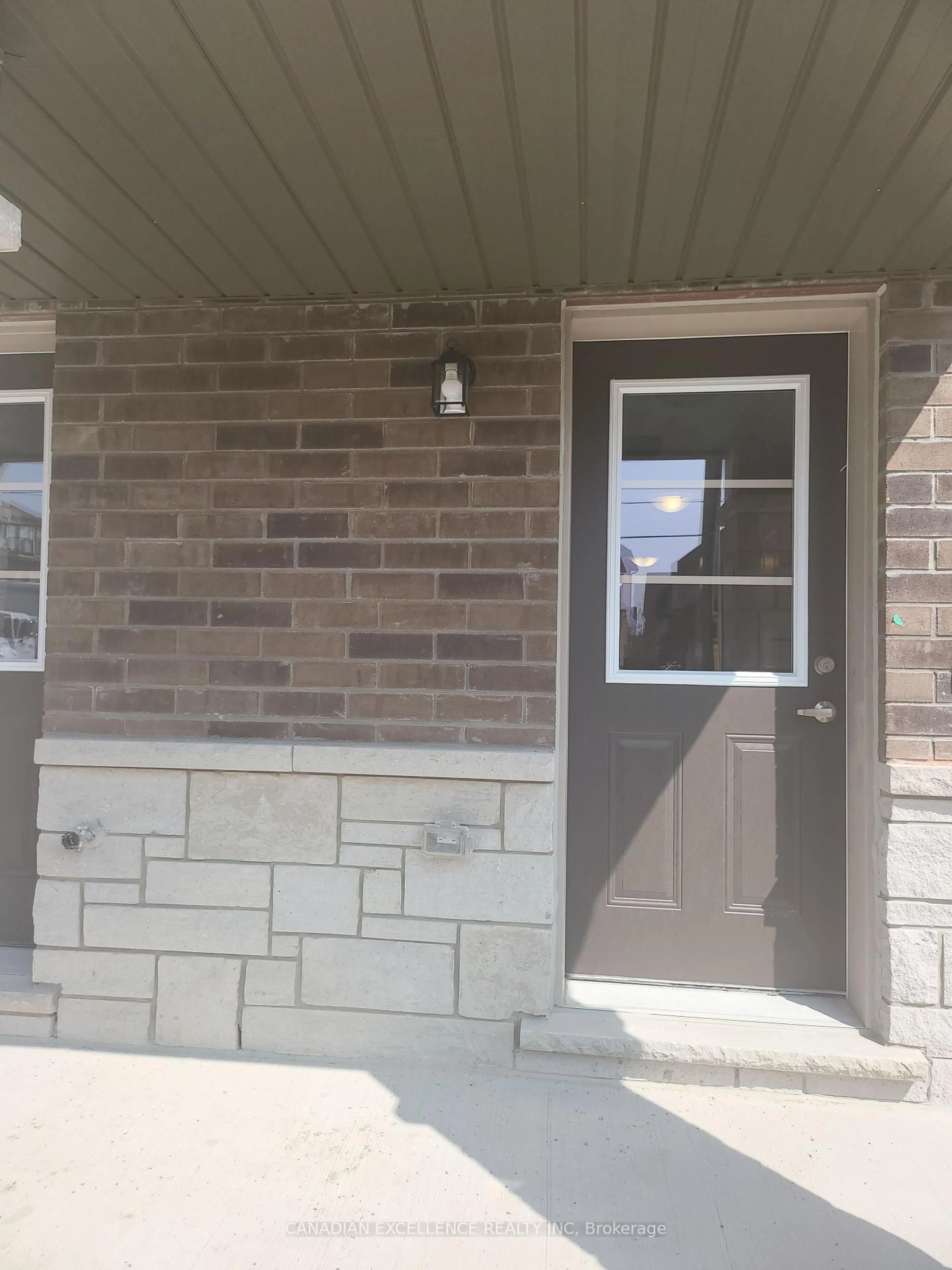 Indoor entryway for 2075 PRESTONVALE Rd, Clarington Ontario L1E 0G9