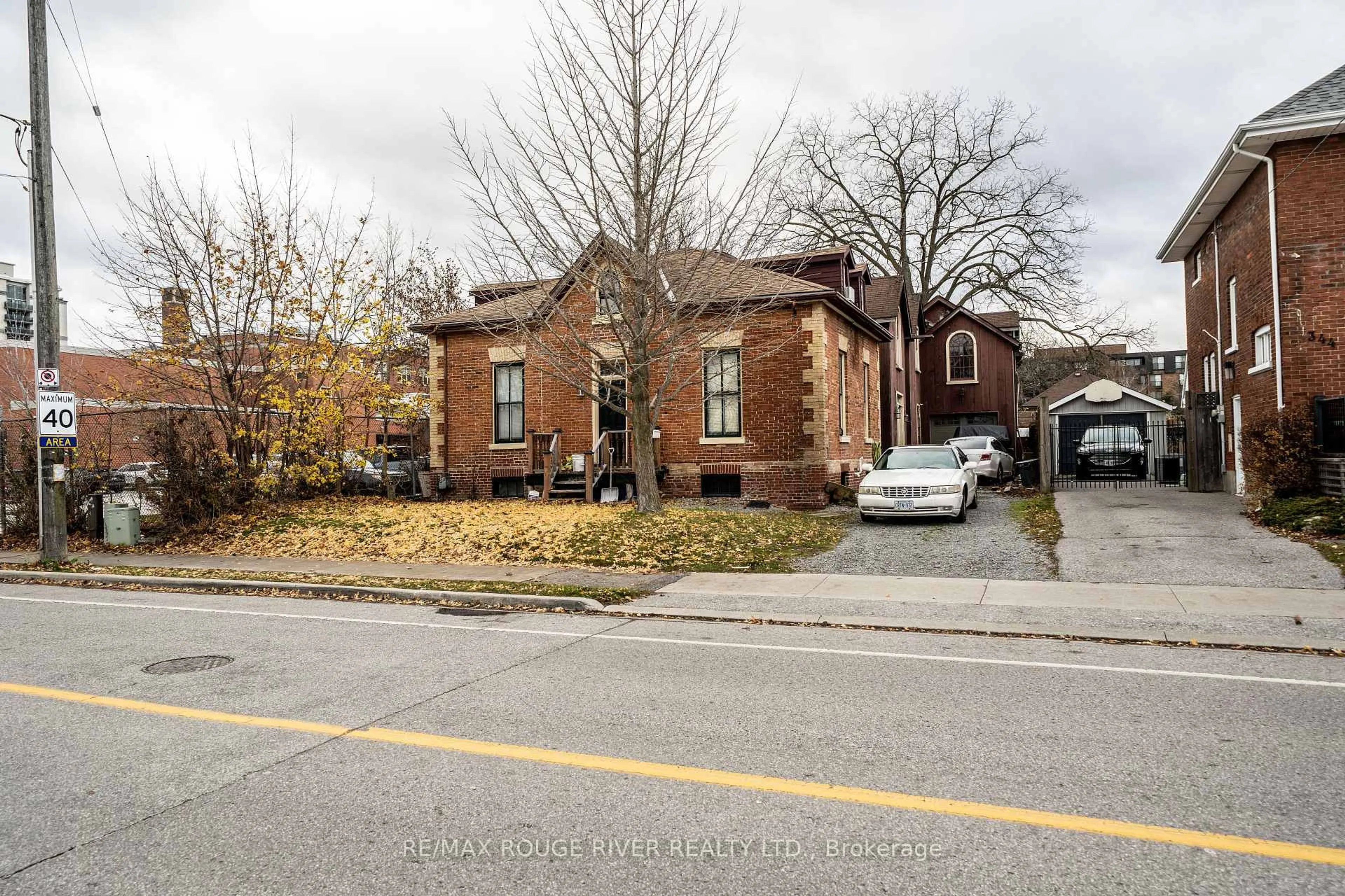 Home with brick exterior material, street for 342 Mary St, Oshawa Ontario L1G 5C8